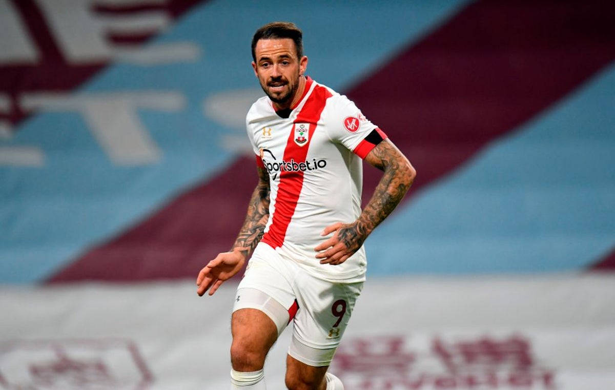 Danny Ings, white and red striped jersey, tattoos, SD Desktop Wallpaper