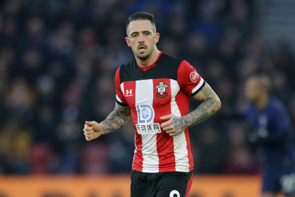 Danny Ings, red and white striped jersey, stadium pitch, SD Desktop Wallpaper