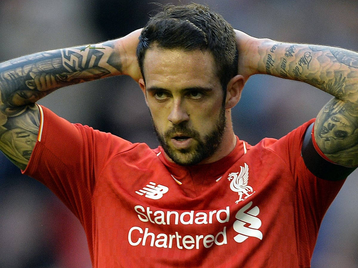 Danny Ings, red Liverpool jersey, tattooed arms, SD Desktop Wallpaper