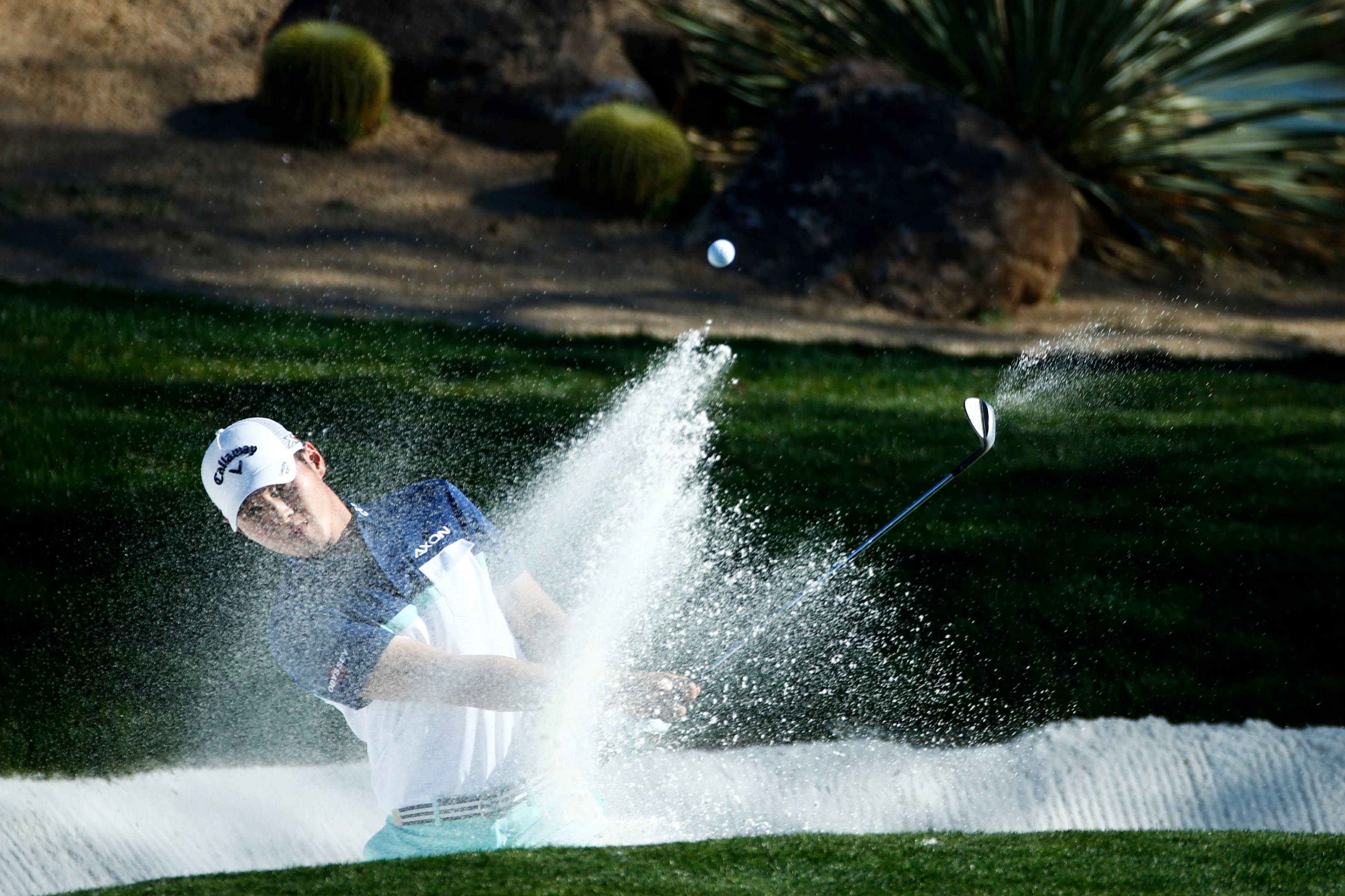 Danny Lee, water splash, sand bunker, 2K Desktop Wallpaper