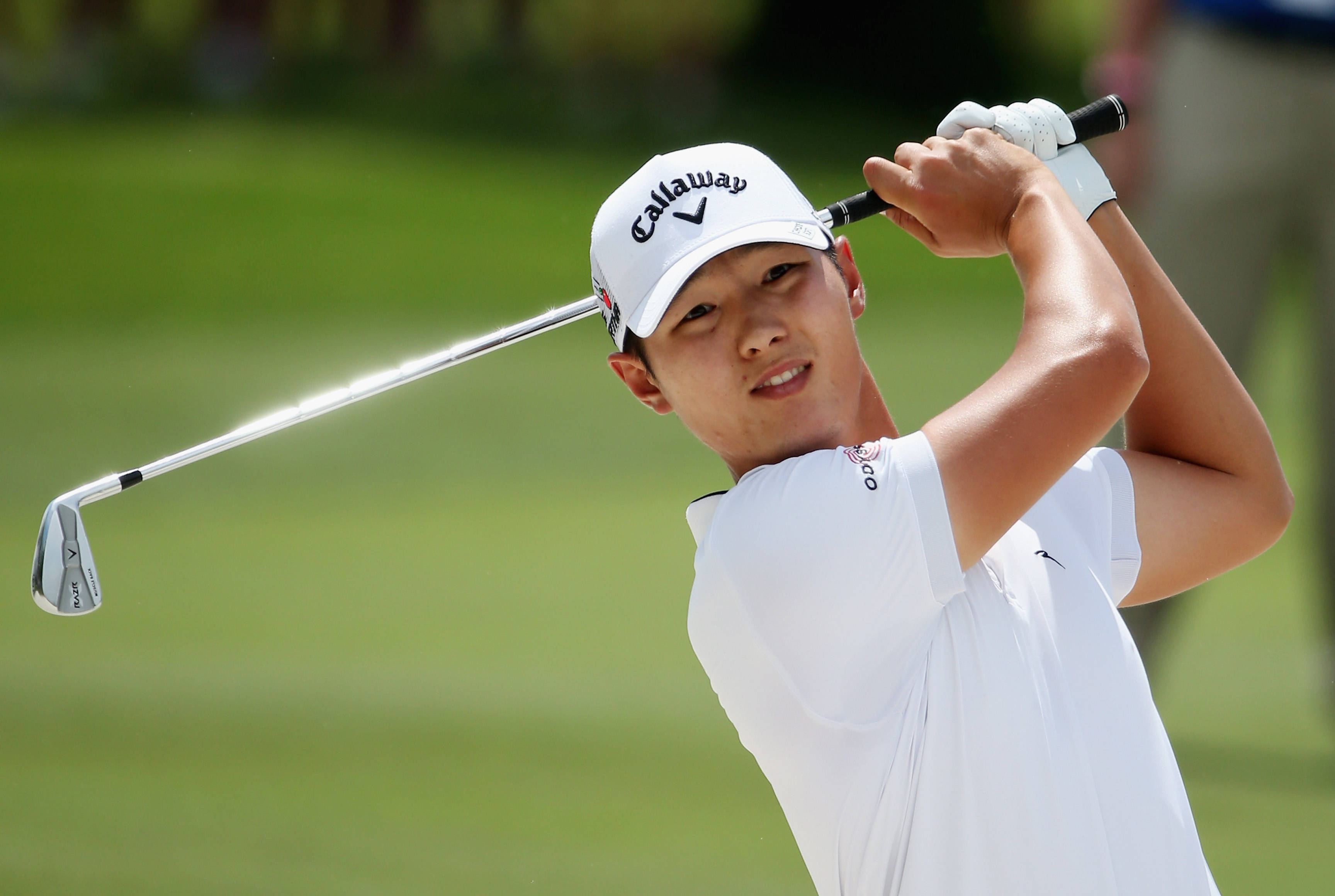 Danny Lee, white cap, white shirt, 2K Desktop Wallpaper
