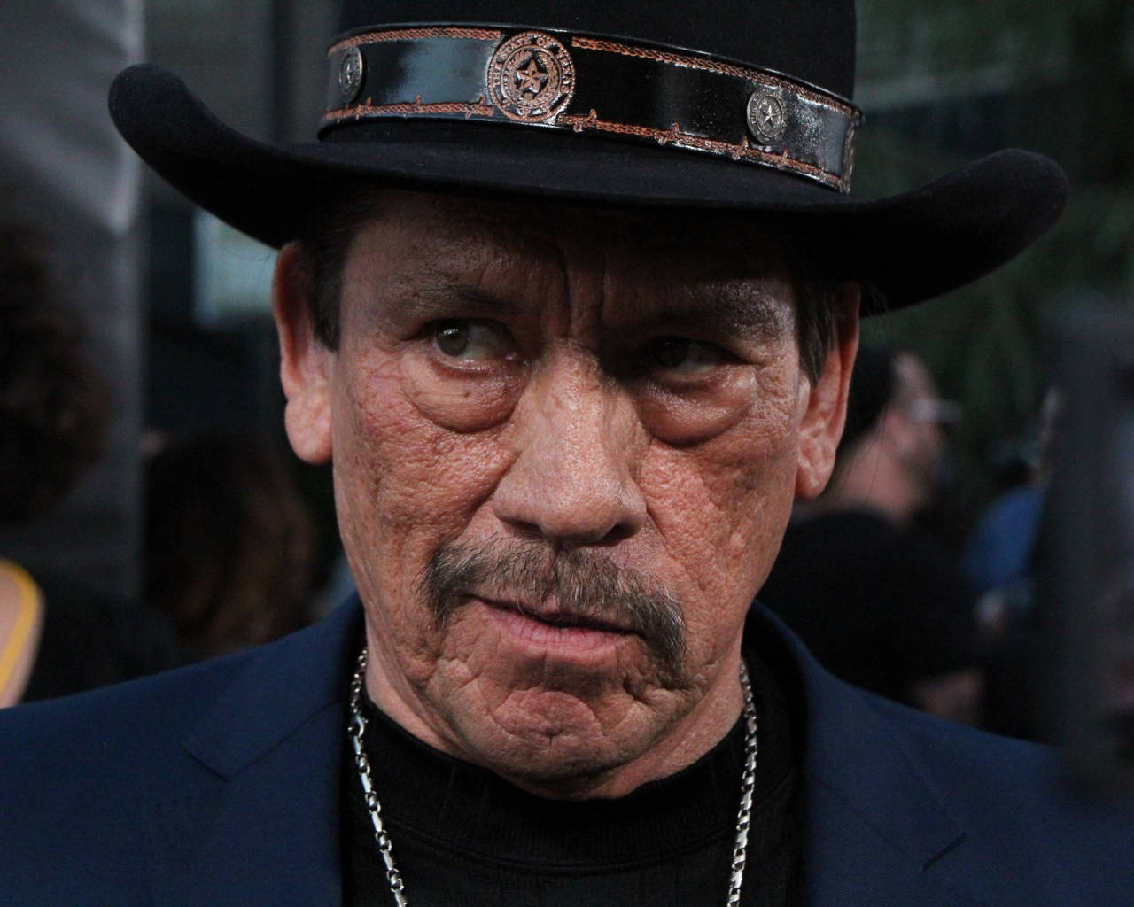 Danny Trejo, black cowboy hat, ornate silver band, HD Desktop Wallpaper