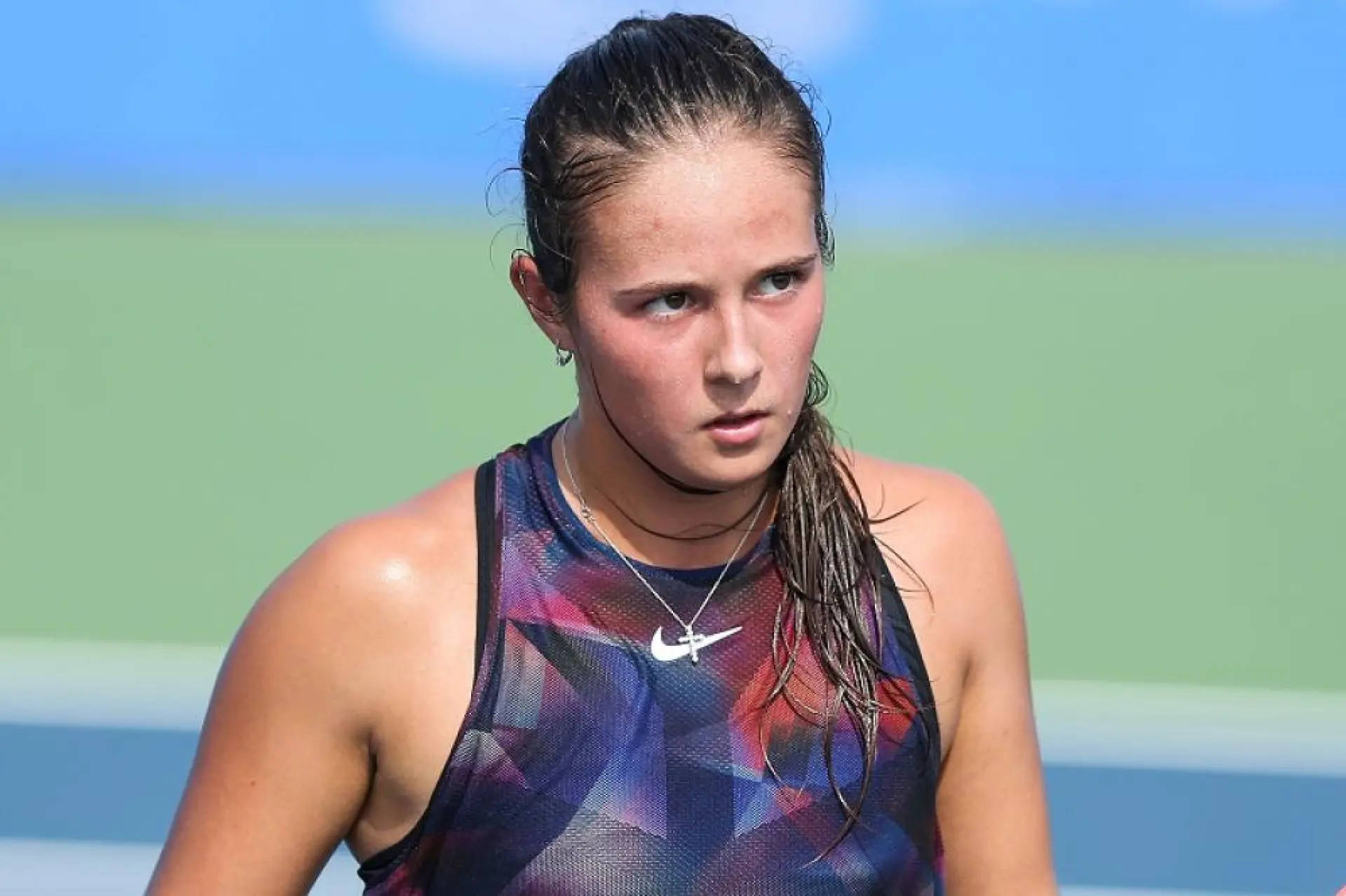 Daria Kasatkina, green court, bright daylight, Full HD Desktop Wallpaper