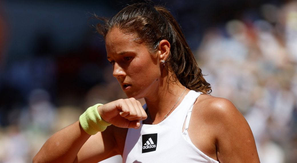 Daria Kasatkina, white adidas top, bright sunlight, SD Desktop Wallpaper