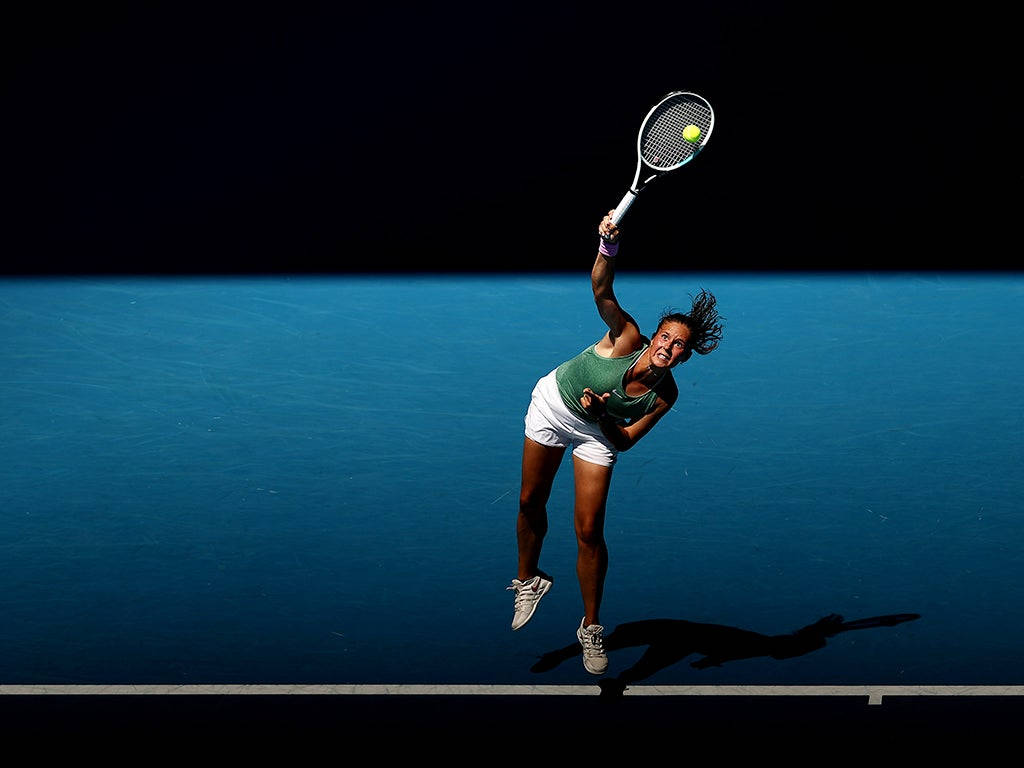 Daria Kasatkina, blue court, yellow ball, SD Desktop Wallpaper