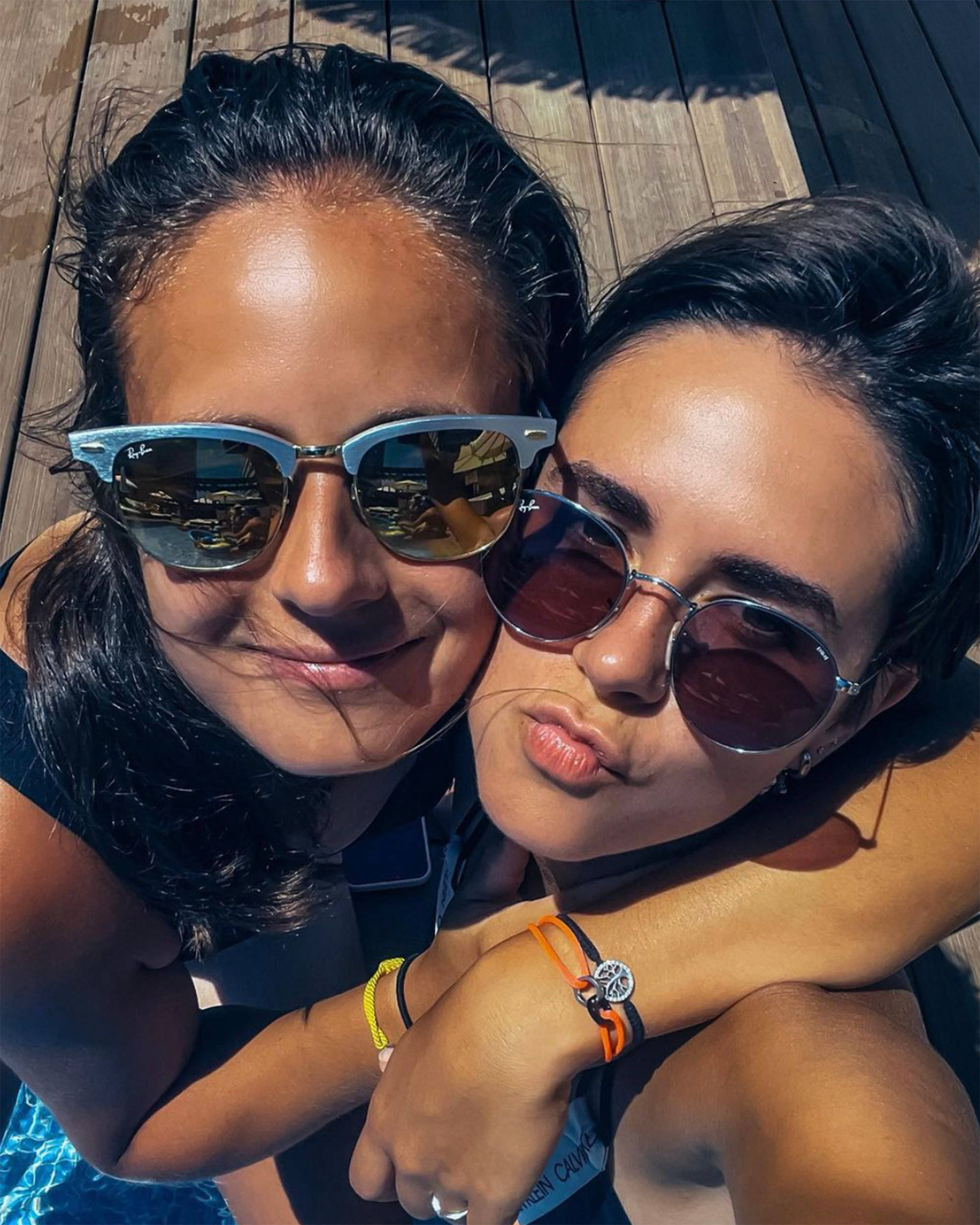 Daria Kasatkina, sunglasses, sunlit wooden deck, Full HD Phone Wallpaper