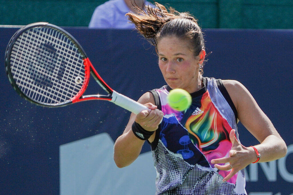 Daria Kasatkina, one-handed swing, tennis player, SD Desktop Wallpaper