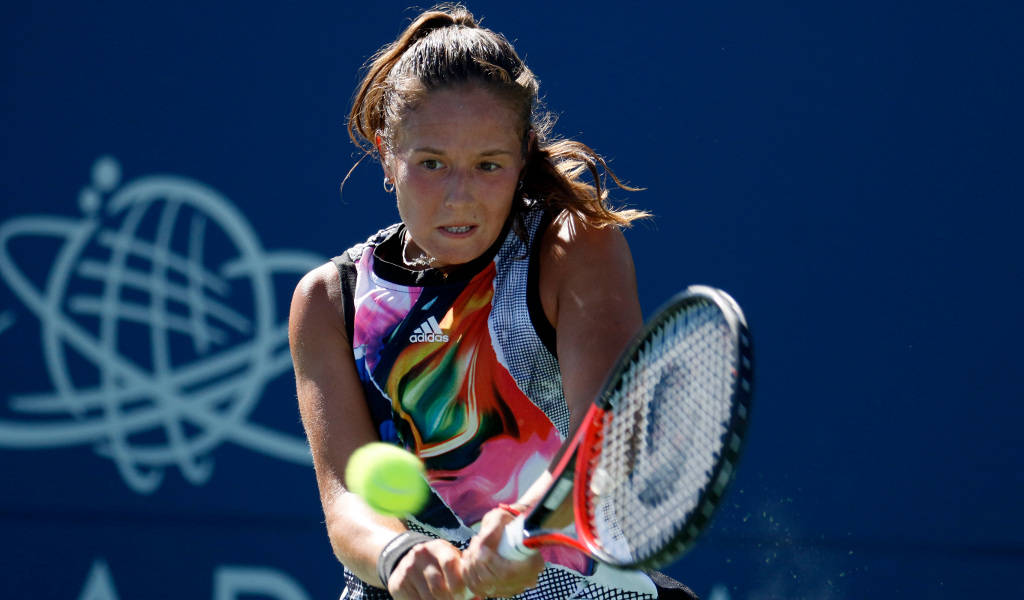 Daria Kasatkina, colorful shirt, vibrant multicolored outfit, SD Desktop Wallpaper