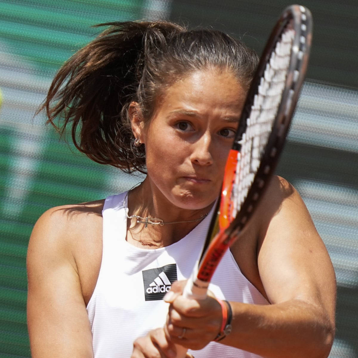 Daria Kasatkina, tennis racket, green court, SD Desktop Wallpaper