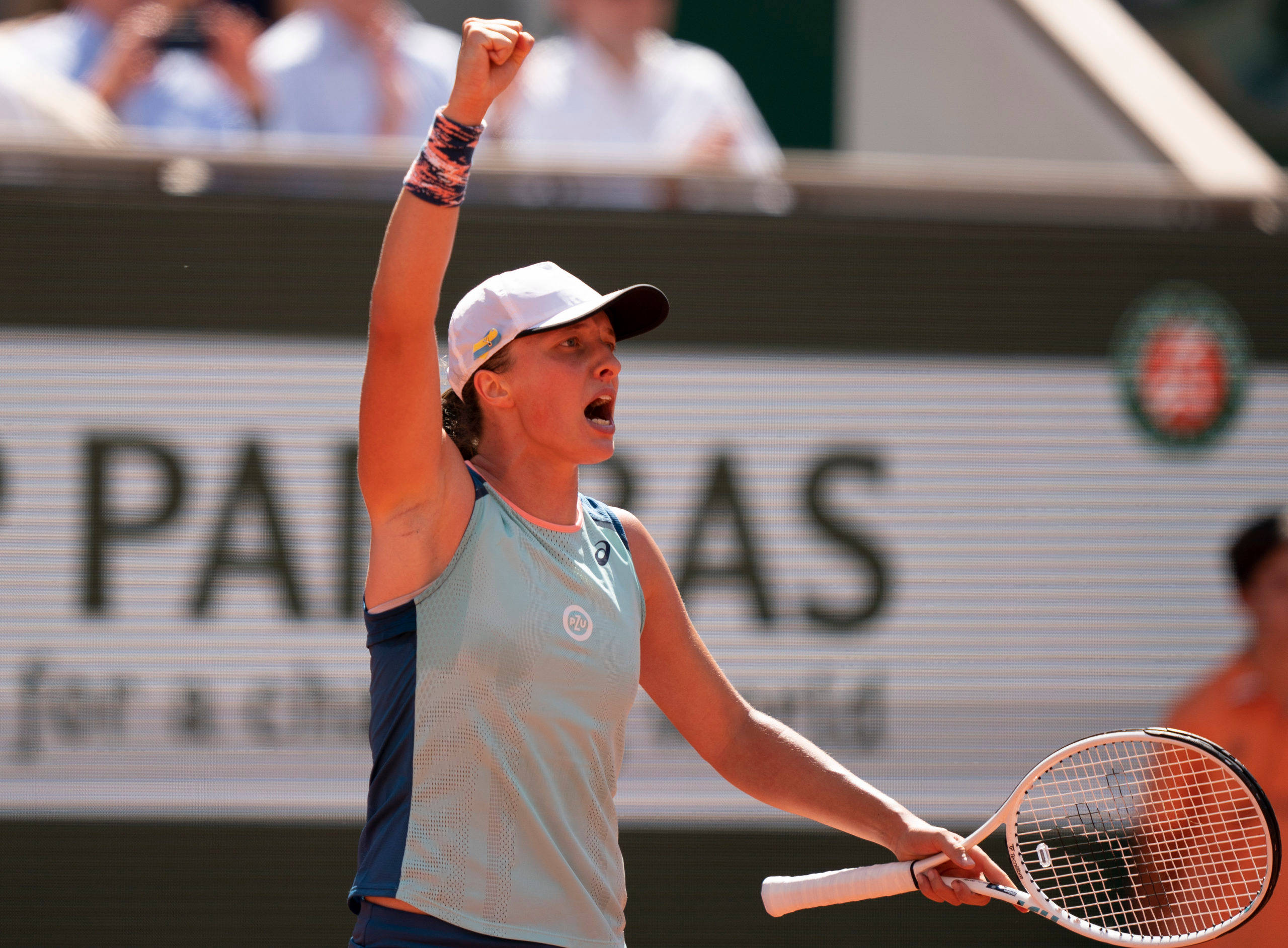 Daria Kasatkina, racket, clay court, 2K Desktop Wallpaper