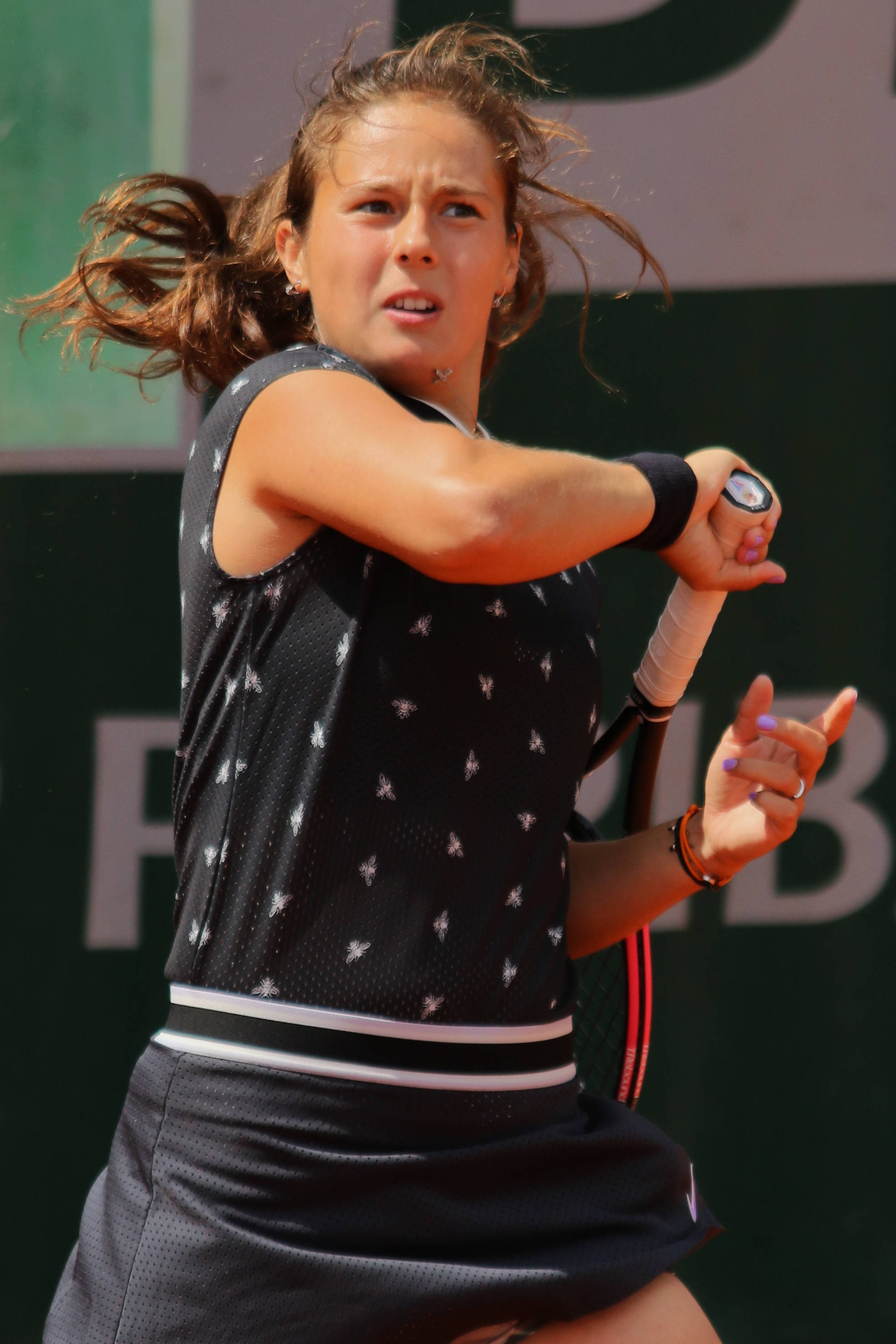 Daria Kasatkina, tennis player, racket, 2K Phone Wallpaper