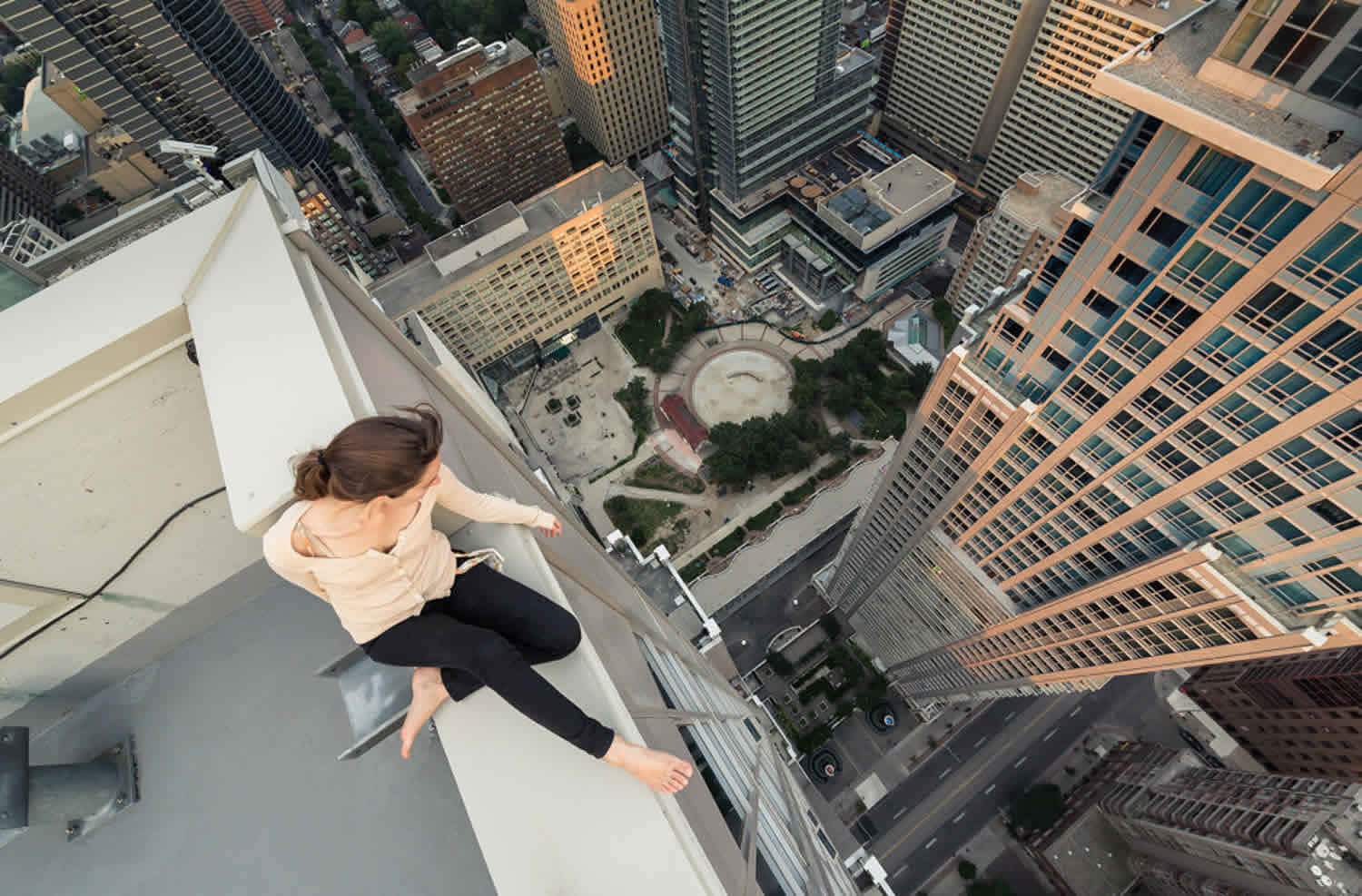 daring, 1500 x 987, skyscraper rooftop, HD Desktop Wallpaper