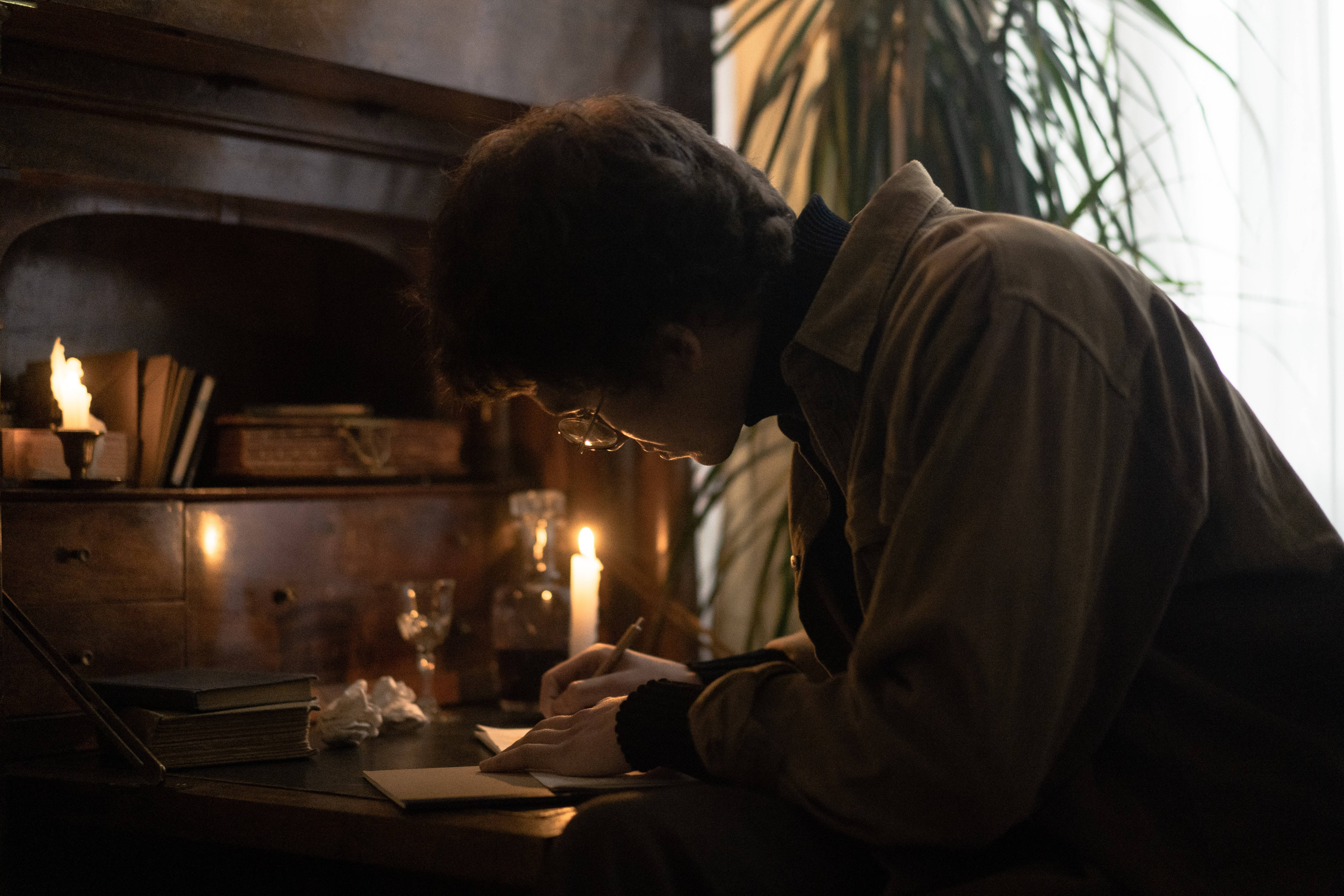 glasses, candlelight, wooden desk, 5K Desktop Wallpaper