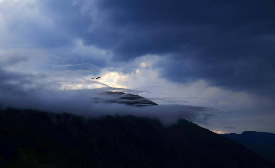Dark Blue Clouds, dusk, storm clouds, SD Desktop Wallpaper