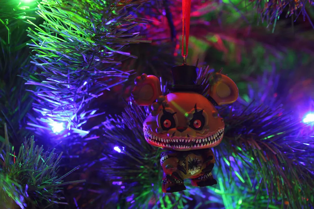 Dark Christmas Aesthetic