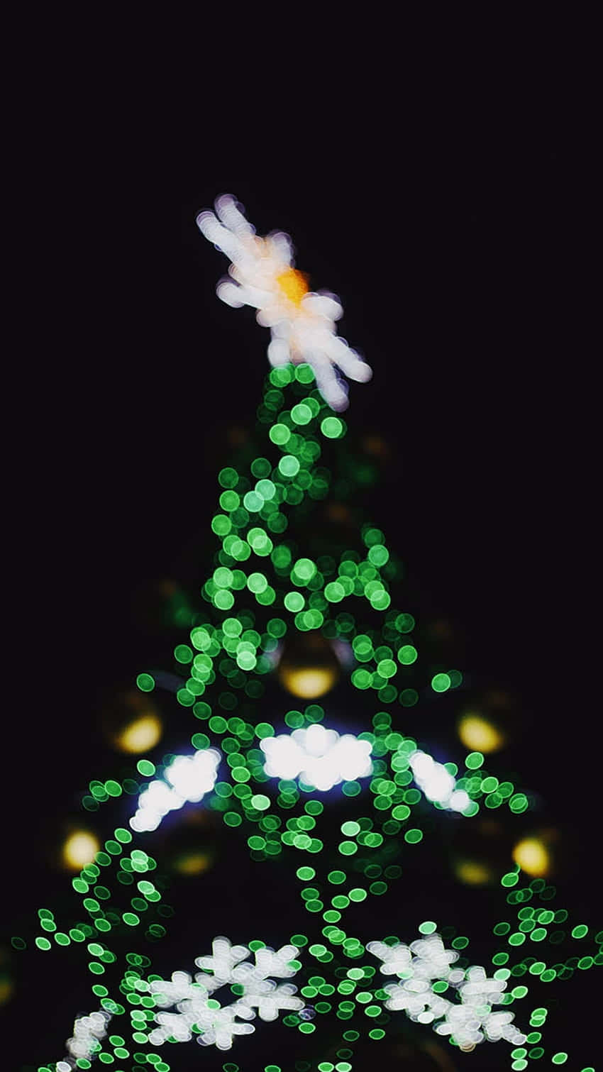 bokeh Christmas tree lights, green lights, white snowflake ornaments, HD Phone Wallpaper