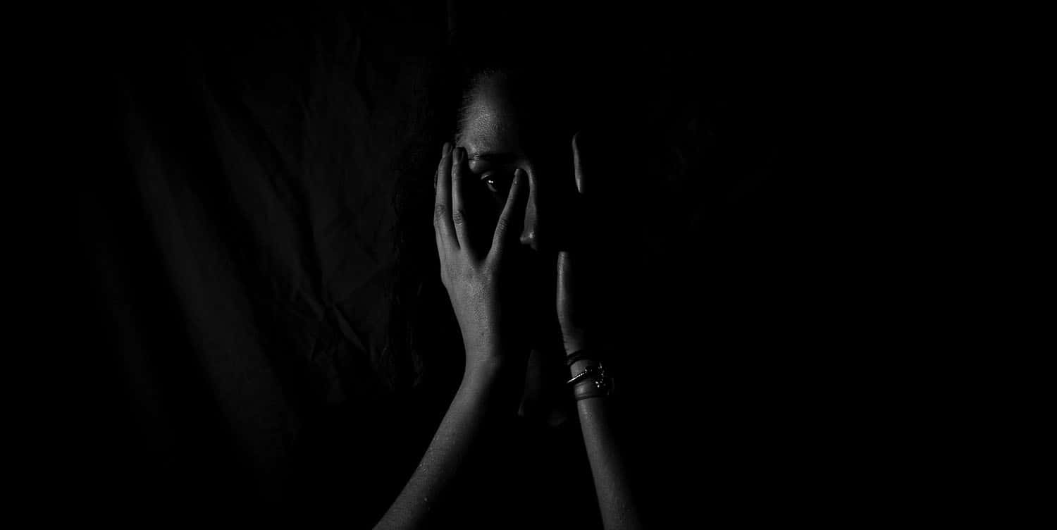 Dark Corner, urban setting, black and white portrait, HD Desktop Wallpaper