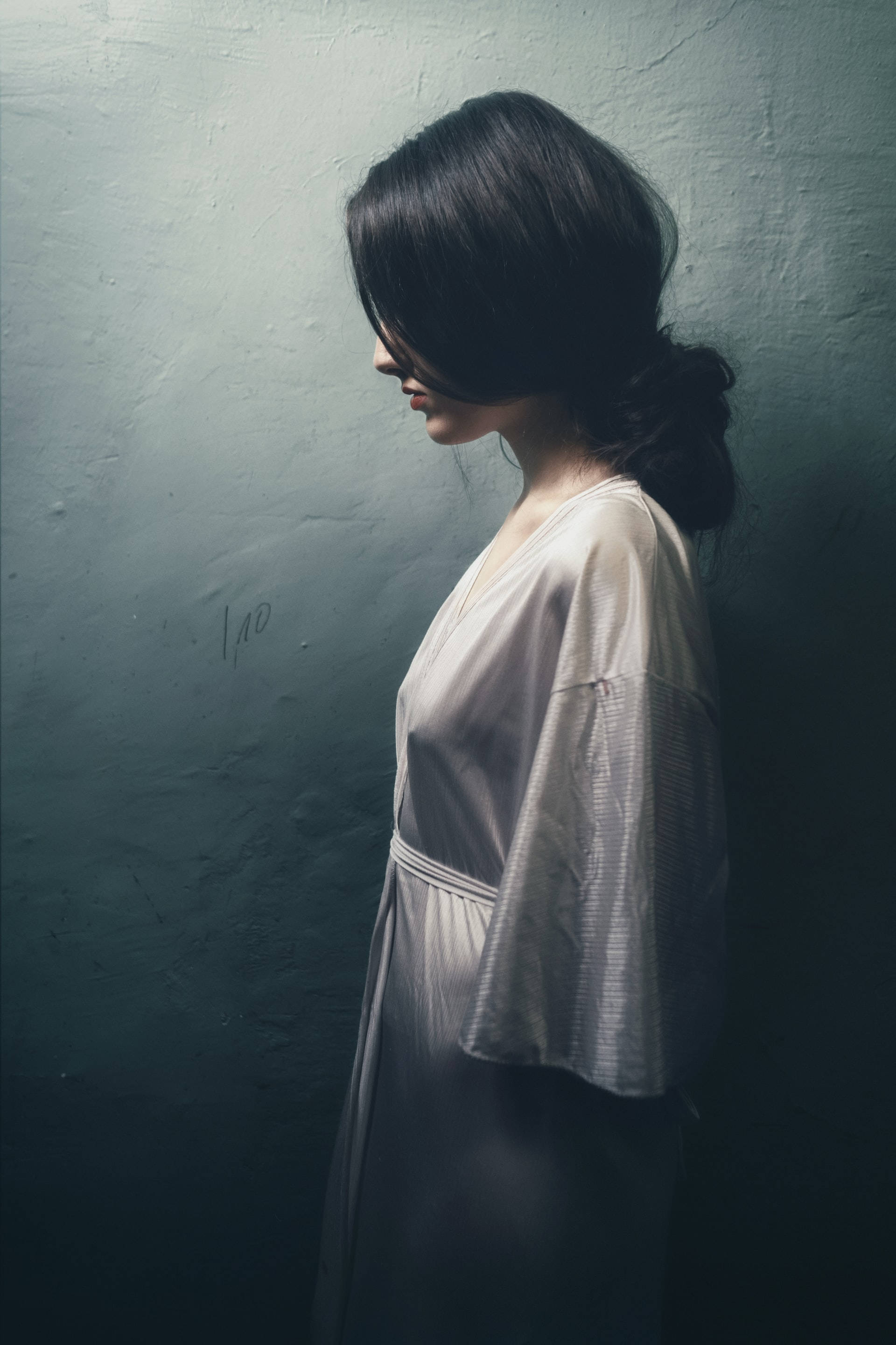 Dark Girl, silk nightgown, pale dress, 2K Phone Wallpaper