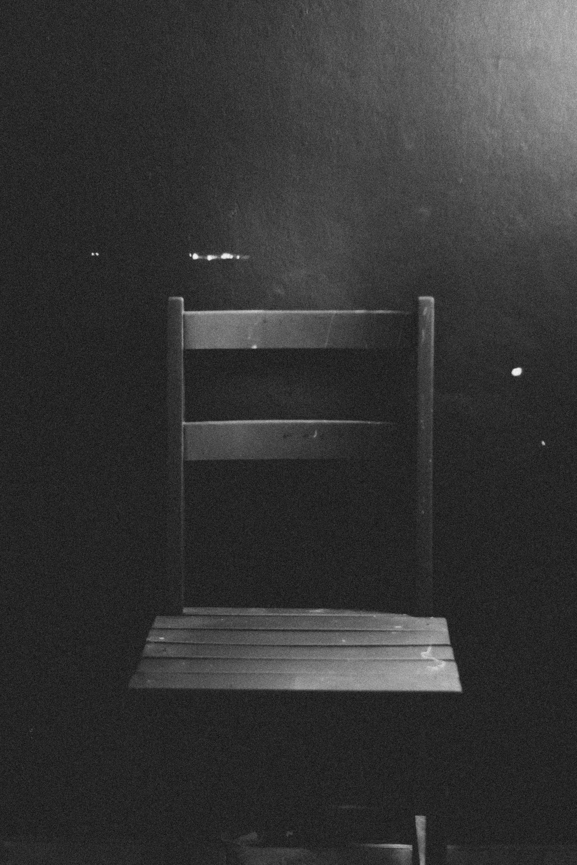 wooden chair, dark gray, single spotlight, 2K Phone Wallpaper