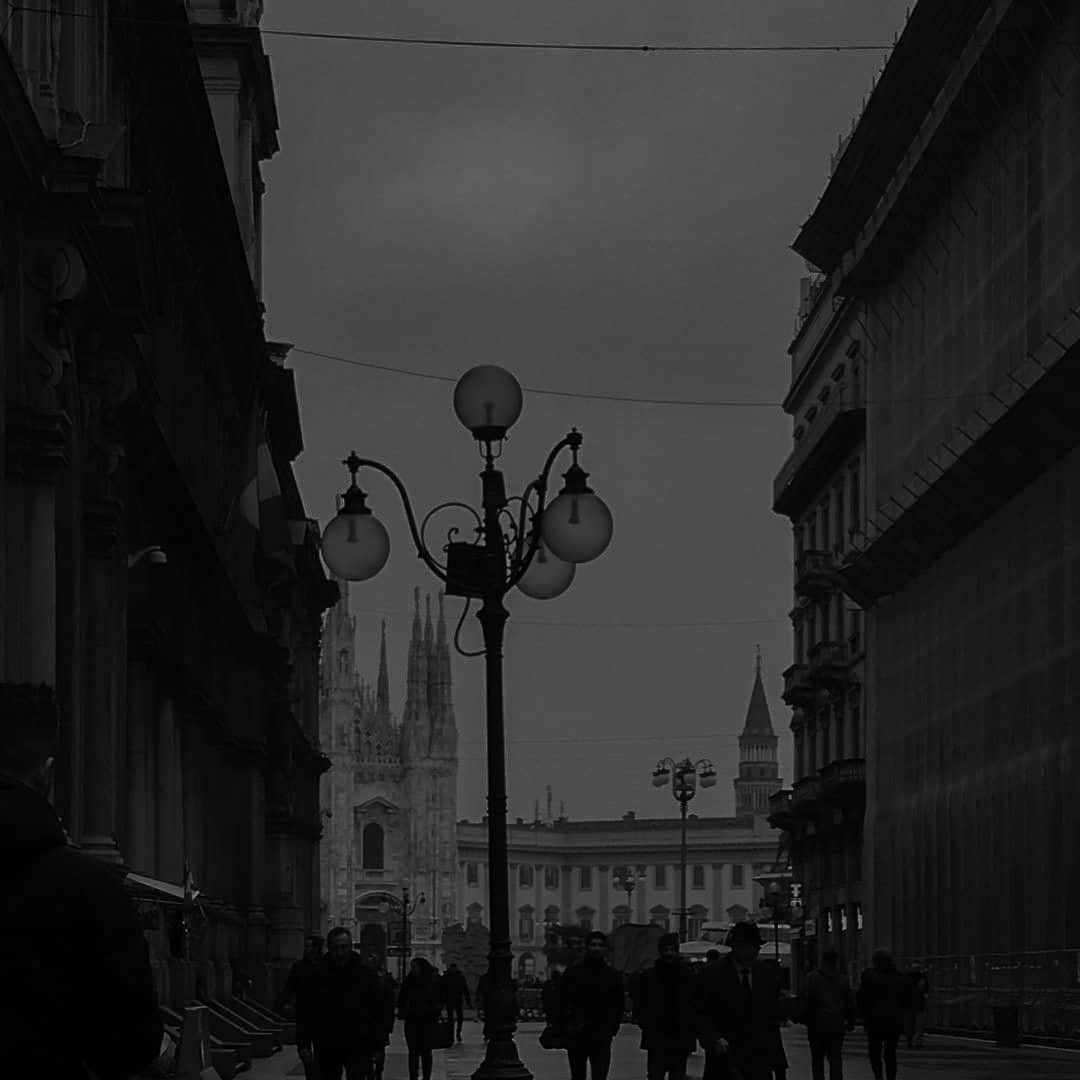 Dark Grey Aesthetic, lamppost, cathedral, SD Desktop Wallpaper