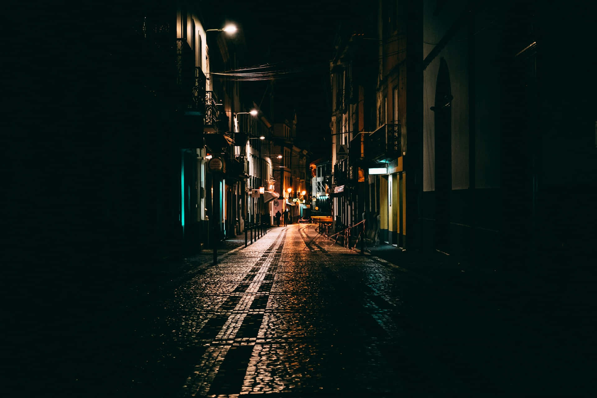 dark moody alleyway, night lights, narrow cobblestone street, Full HD Desktop Wallpaper