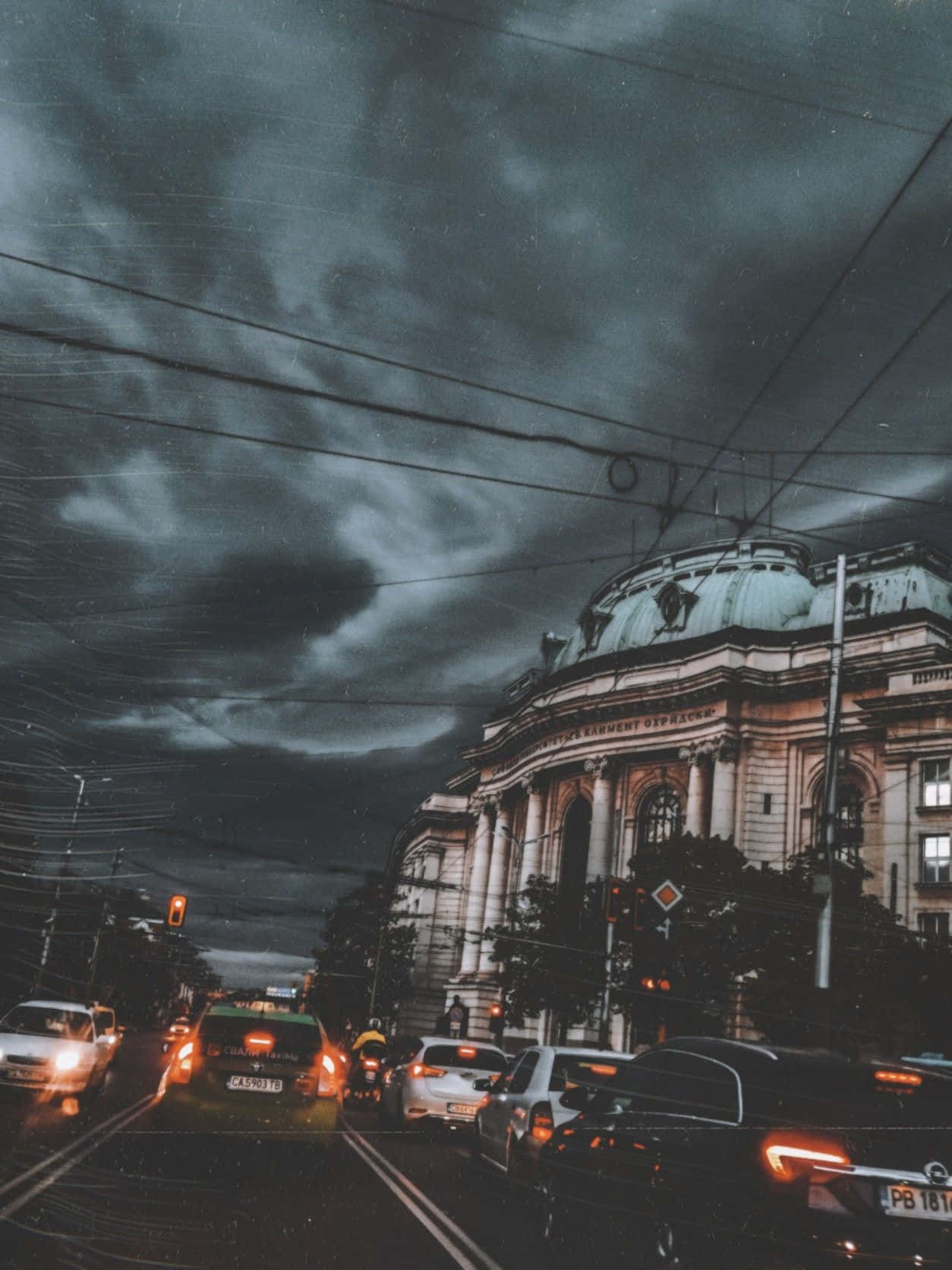 stormy gray sky, rainy urban street, dusk, HD Phone Wallpaper