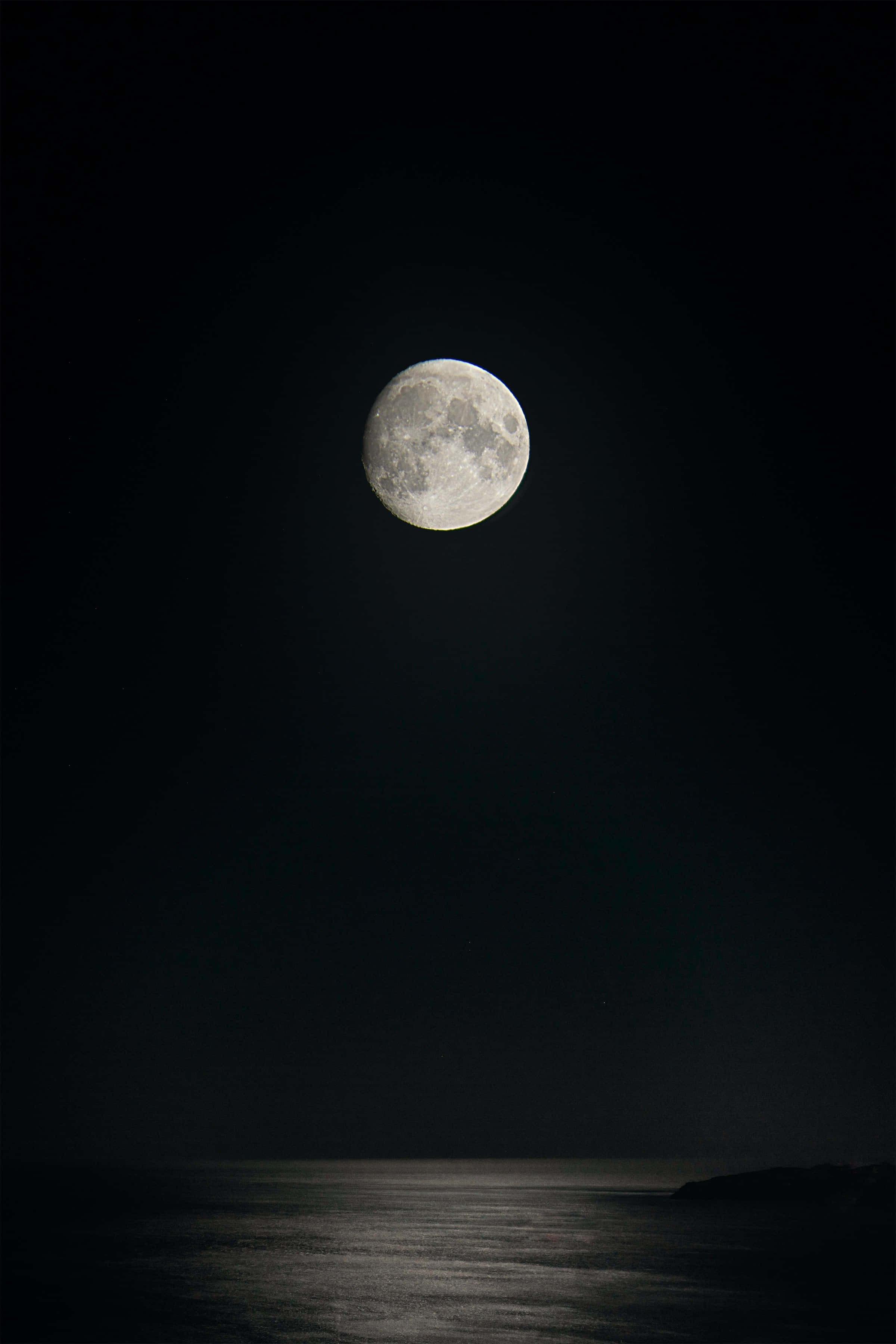 Dark Moon, full moon, calm ocean, 2K Phone Wallpaper
