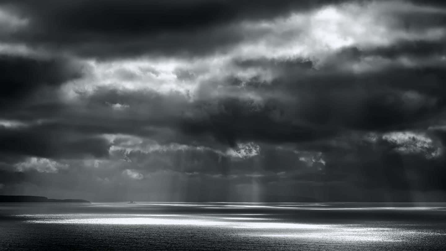 Black and White Ocean, monochrome sky, sunbeams, HD Desktop Wallpaper