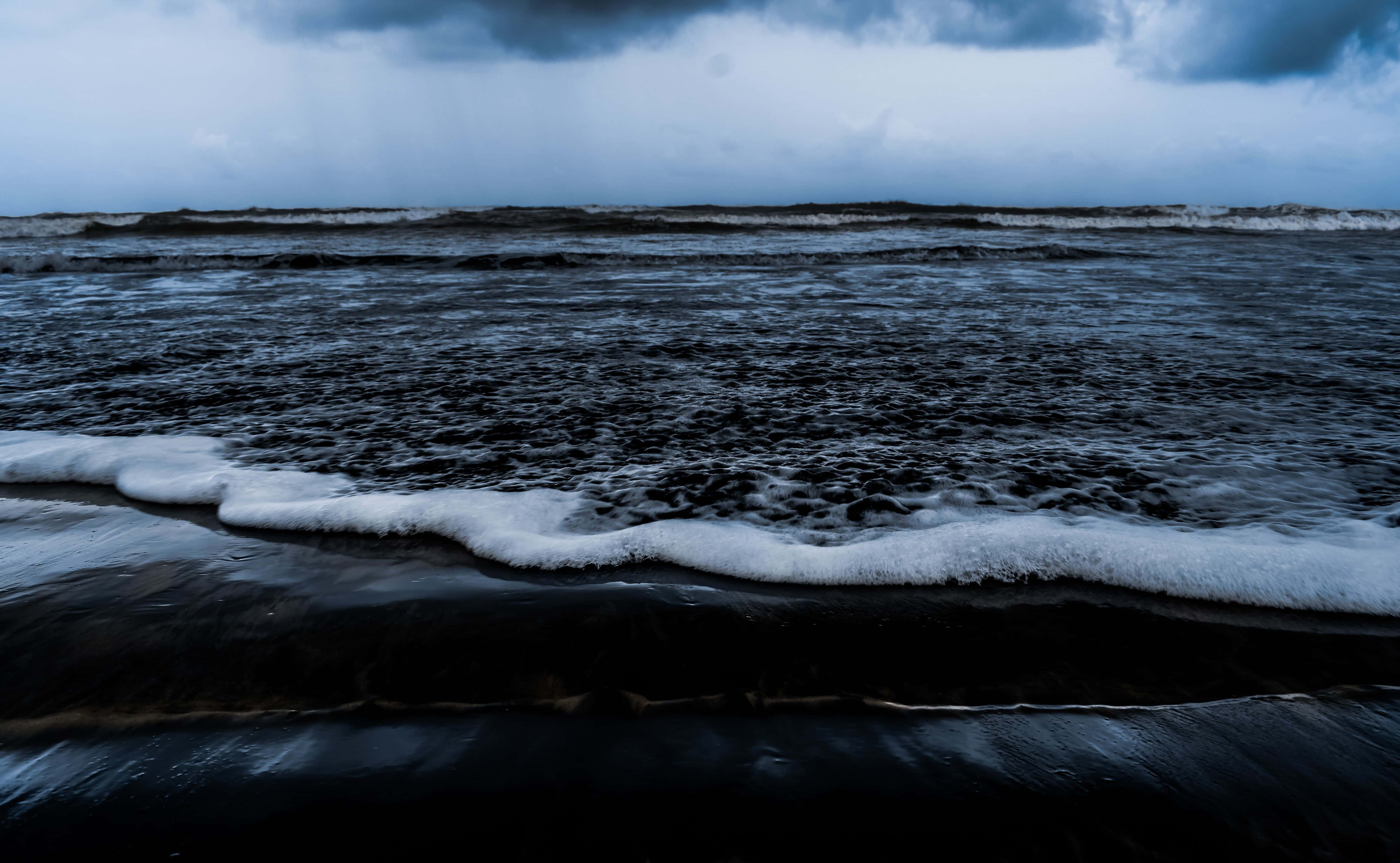 Dark Ocean, black volcanic beach, stormy waves, 4K Desktop Wallpaper
