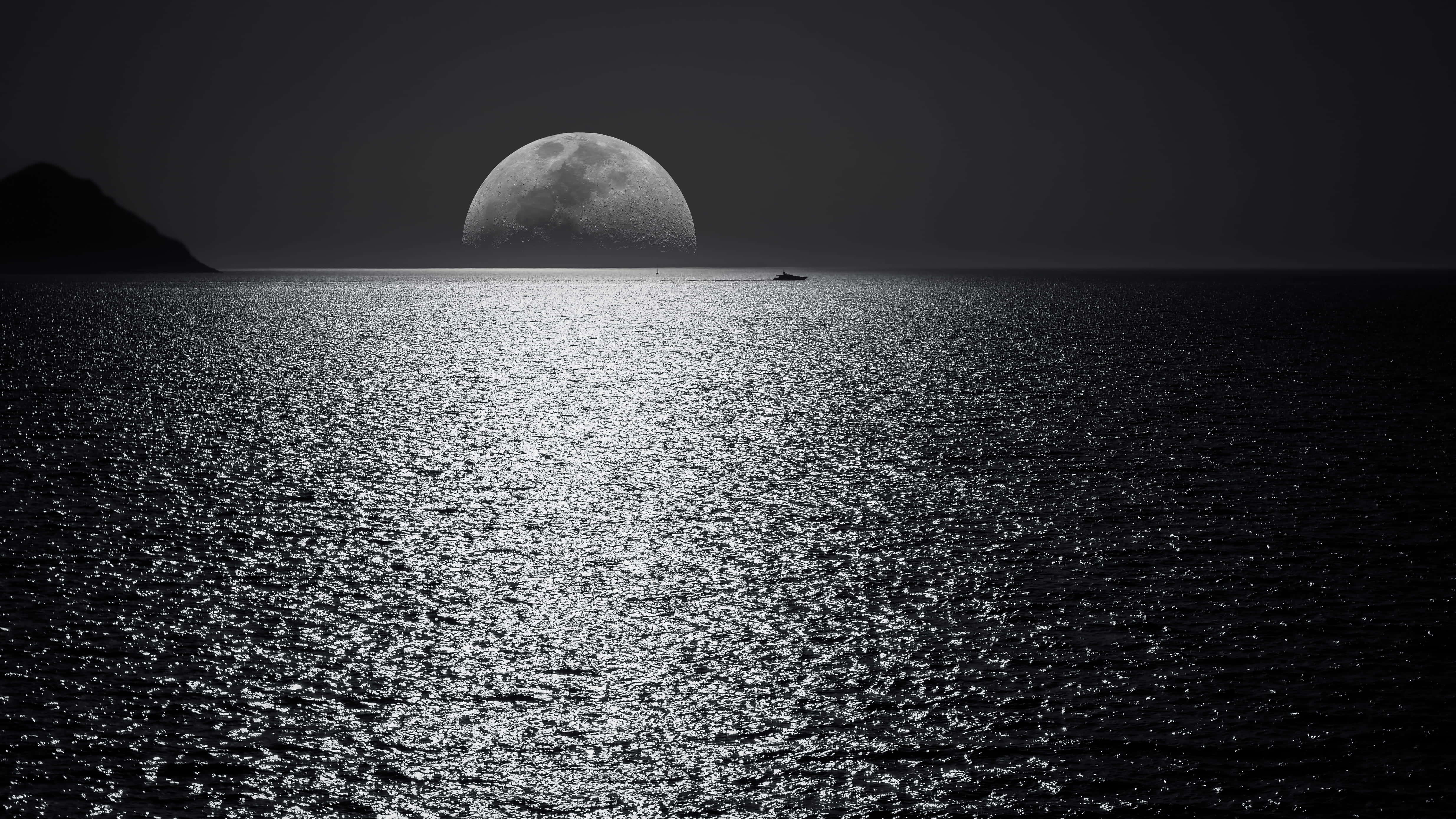 Dark Ocean, moonlit waters, massive full moon, 4K Desktop Wallpaper