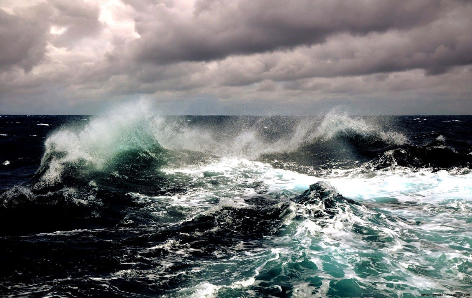 Dark Ocean, ocean waves, heavy overcast sky, HD Desktop Wallpaper