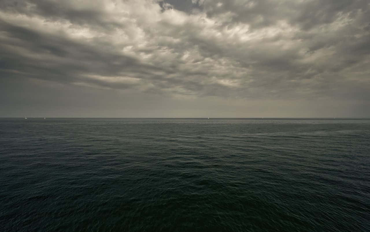 Dark Ocean, overcast sky, distant ships, HD Desktop Wallpaper