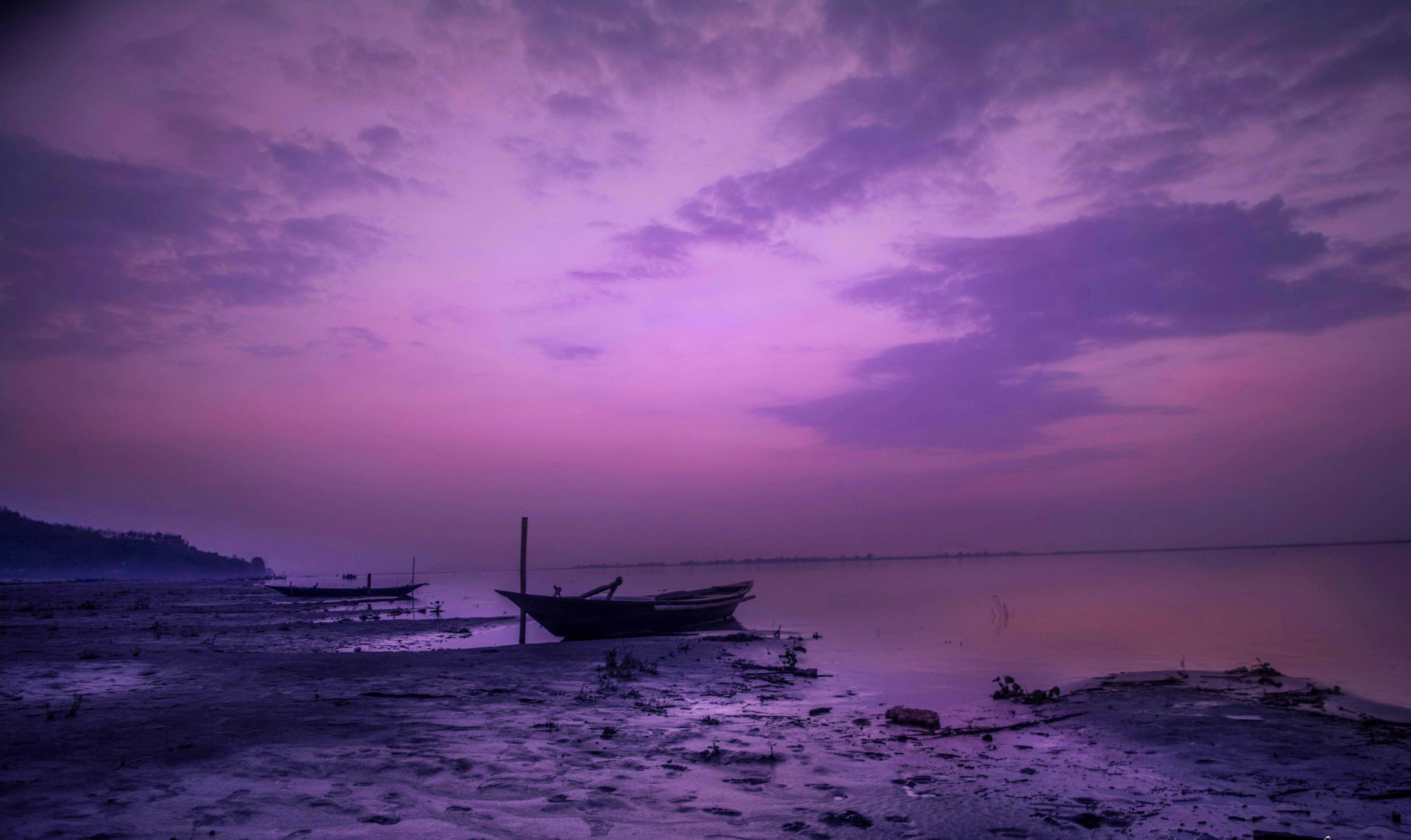 Dark Purple Aesthetic, seashore, silhouetted boats, 5K Desktop Wallpaper