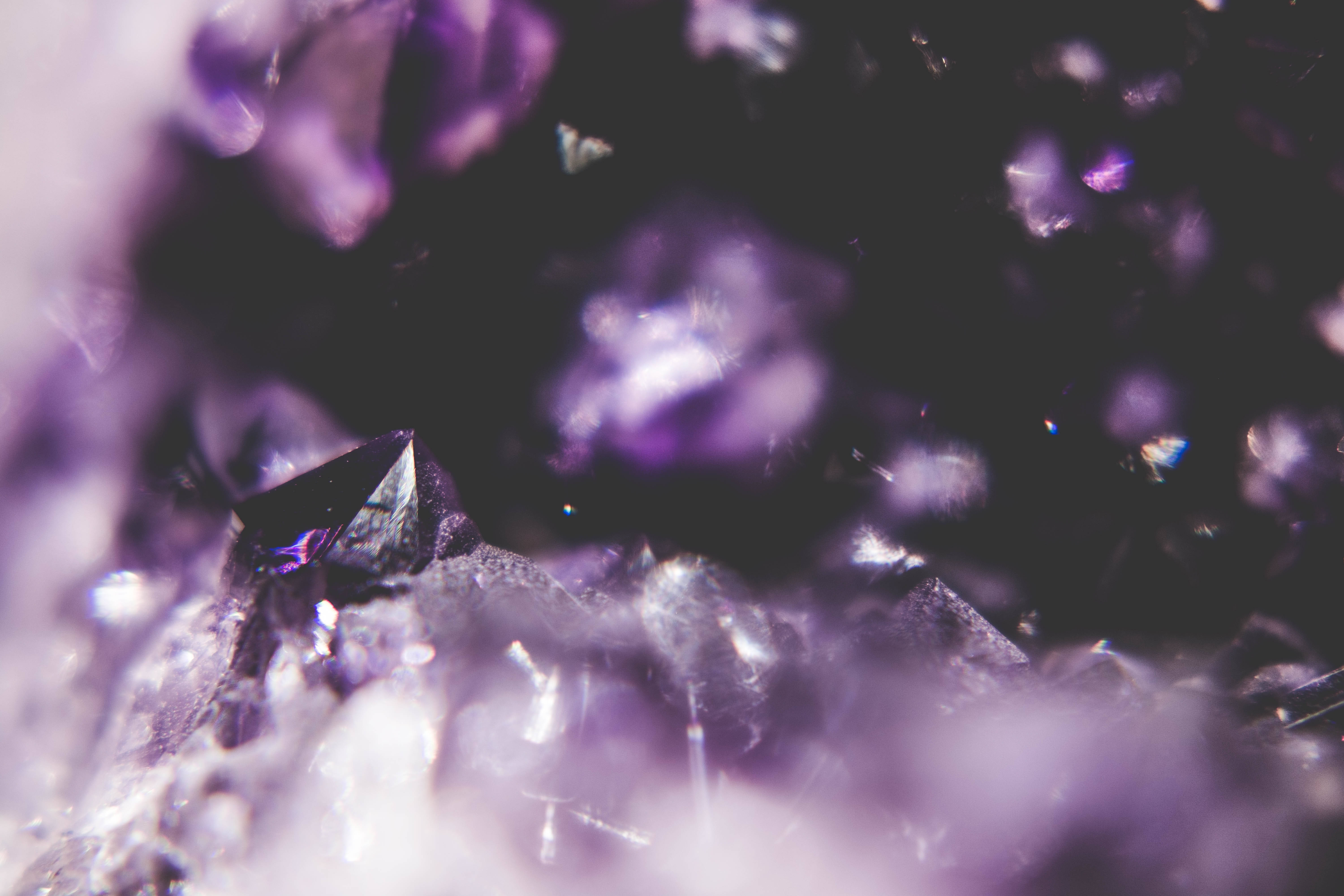 dark purple desktop, sparkling purple amethyst crystals, sharp facets, 5K Desktop Wallpaper