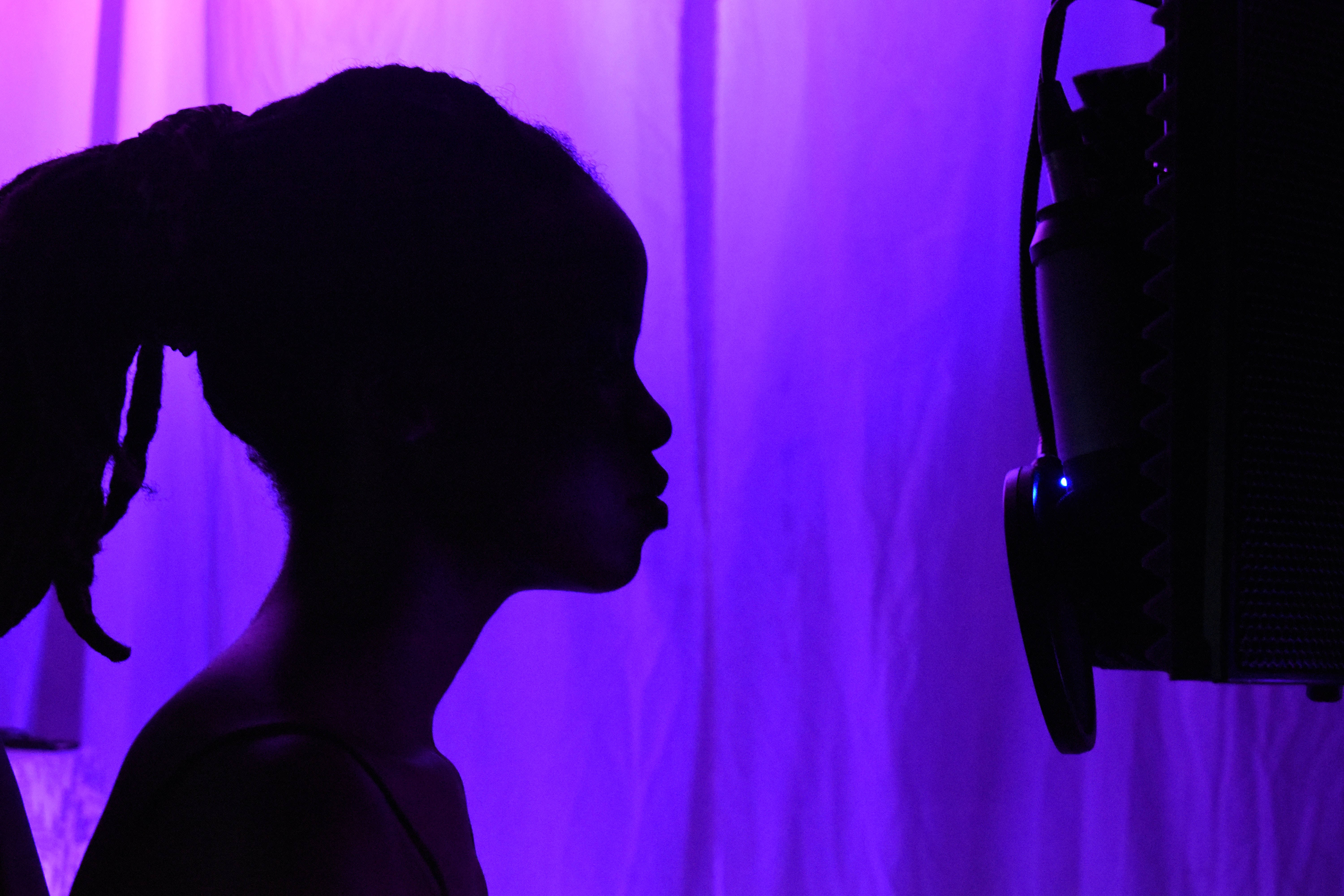 Dark Purple Desktop, young girl, studio microphone, 5K Desktop Wallpaper