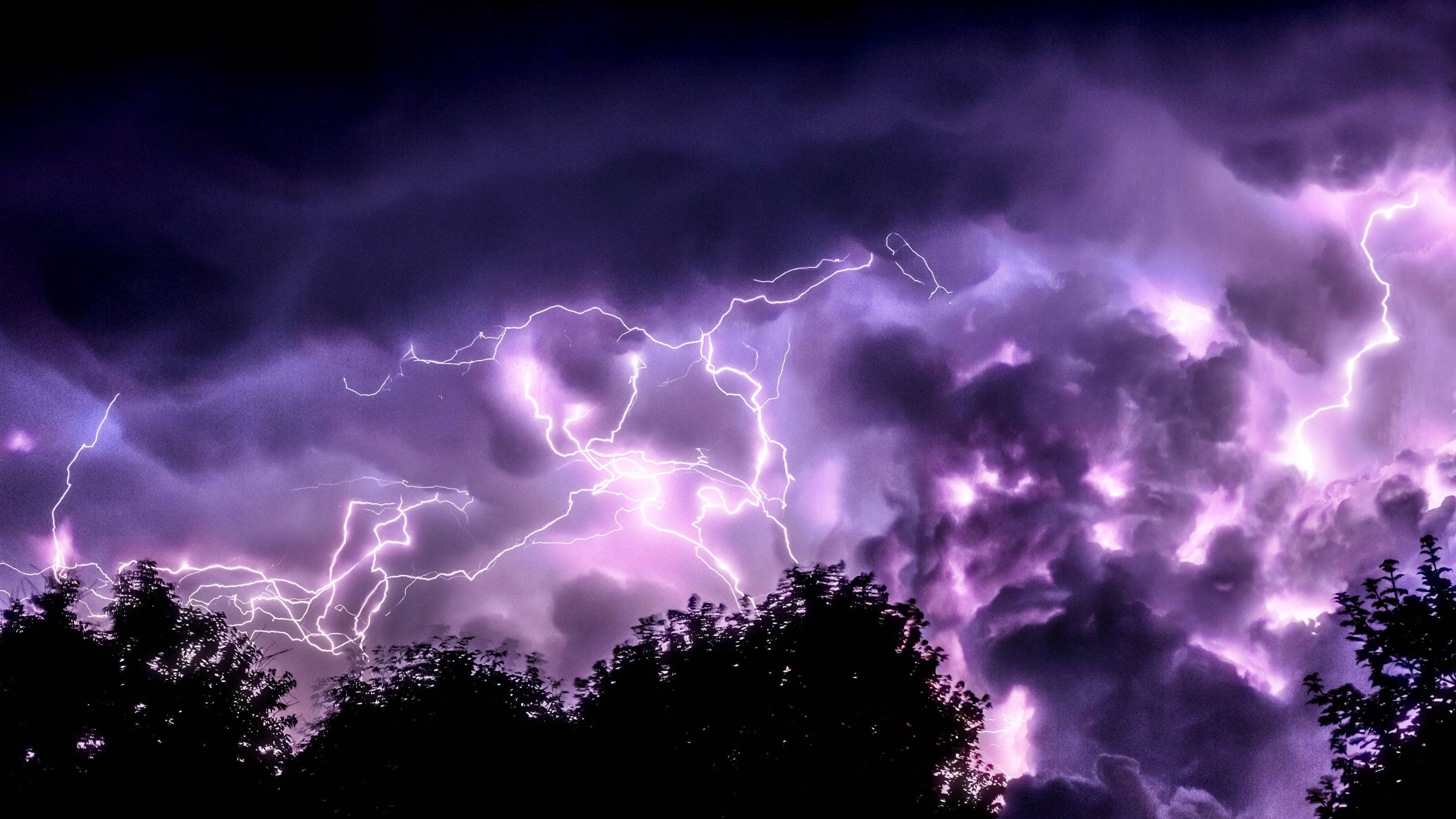 dark purple sky, lightning, stormy night sky, 4K Desktop Wallpaper