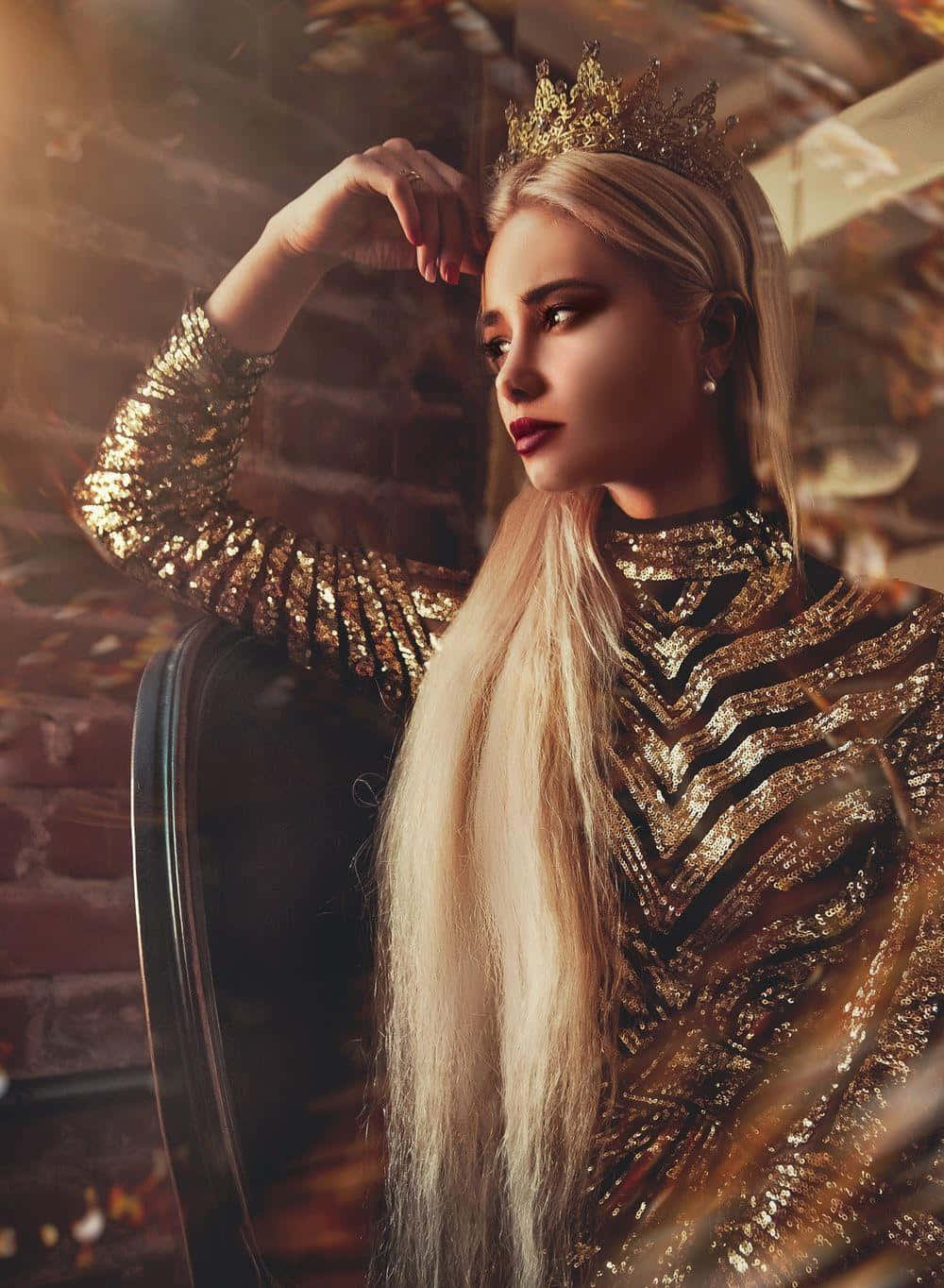Dark Queen, gold and black gown, crown, HD Phone Wallpaper