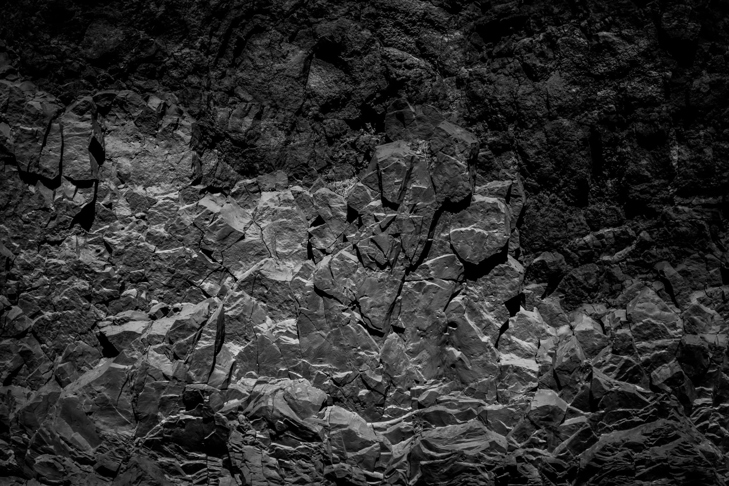 Dark Rock, black and white, rugged textured rock formations, 2K Desktop Wallpaper