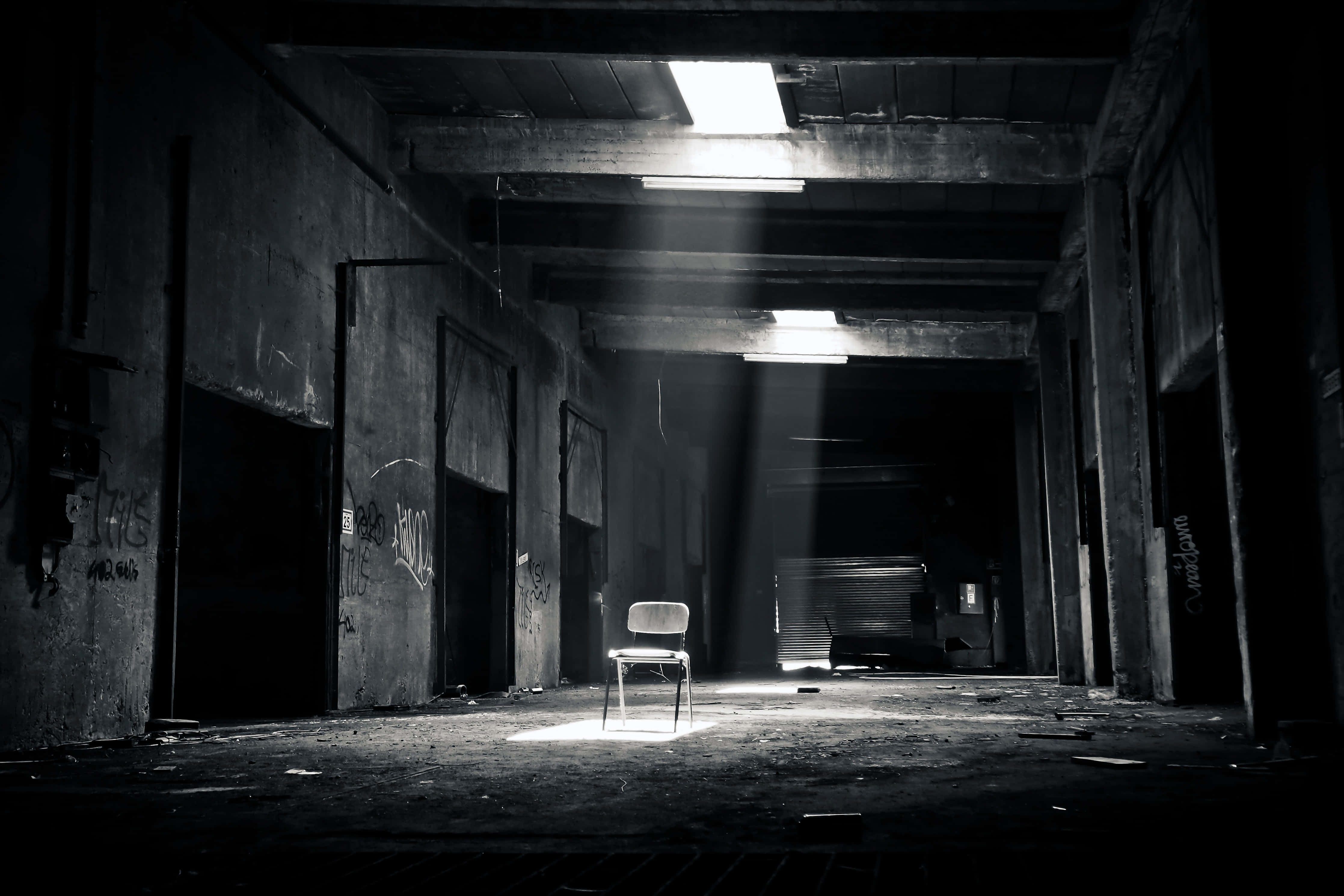 Dark Room, abandoned warehouse, dim, 4K Desktop Wallpaper