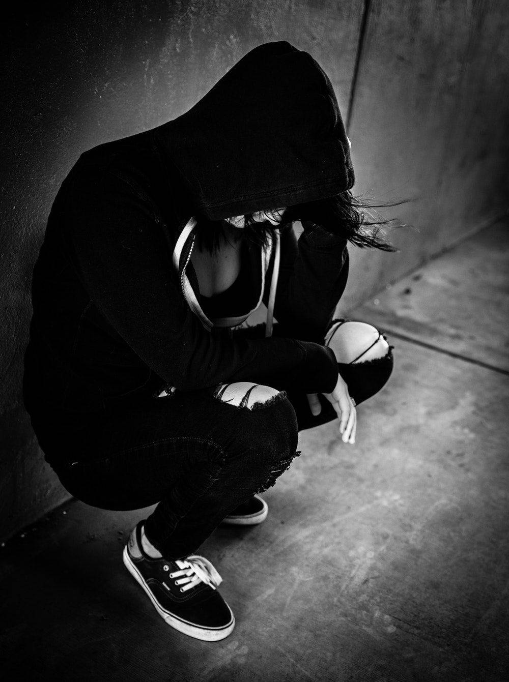 black hoodie, concrete wall, monochrome setting, HD Phone Wallpaper