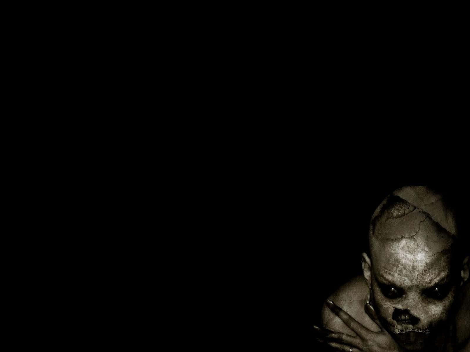 Dark Scary, cracked-skulled horror figure, glowing eyes, HD Desktop Wallpaper