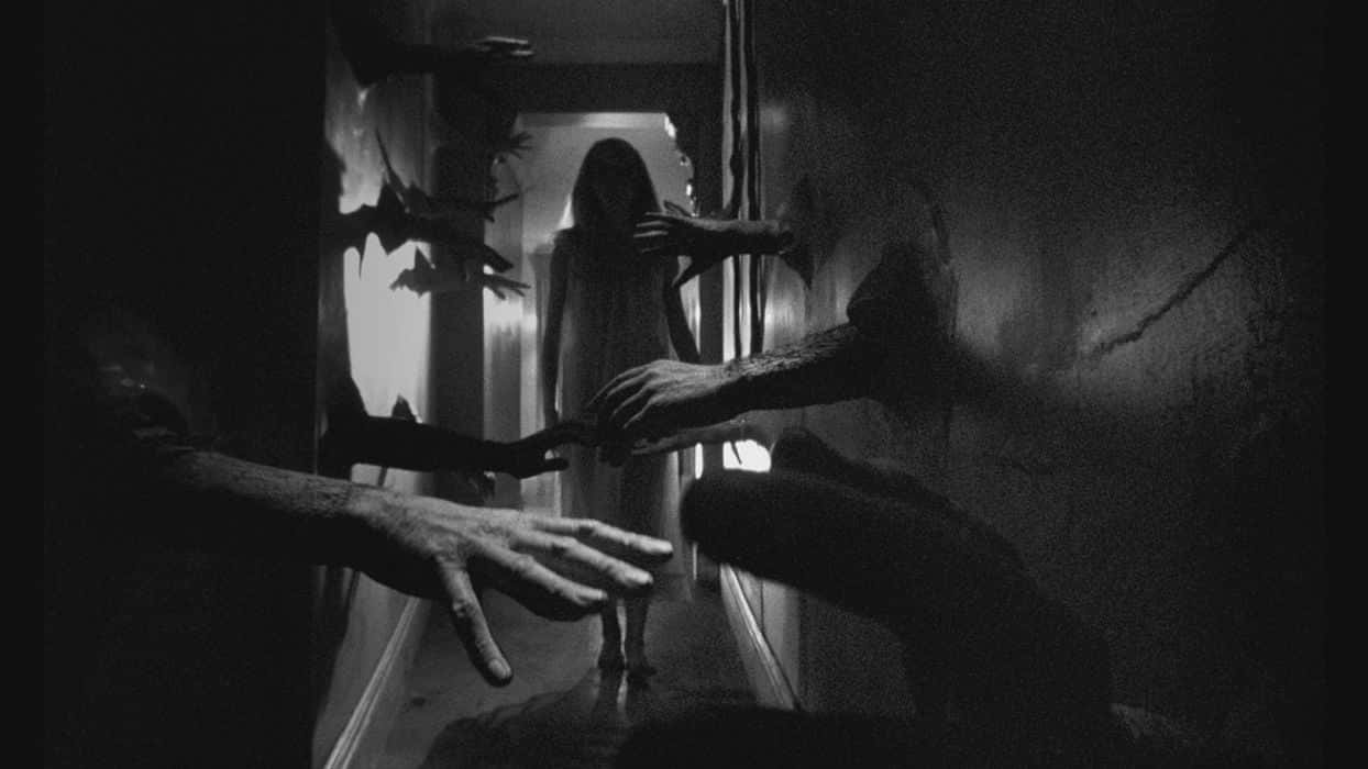 Dark Scary, ghostly figure, hallway, SD Desktop Wallpaper