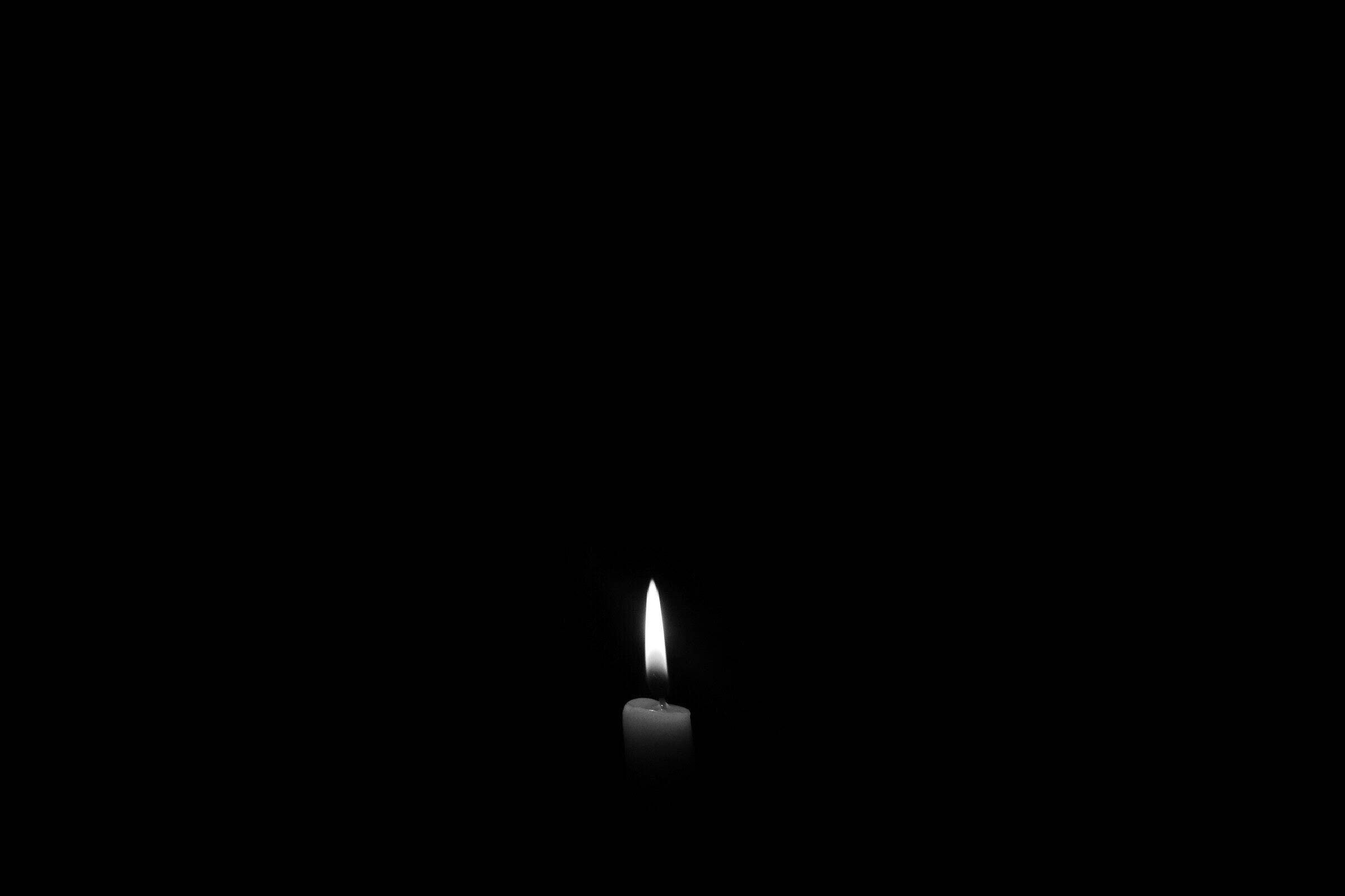 white lit candle, dark screen, absolute black background, Full HD Desktop Wallpaper