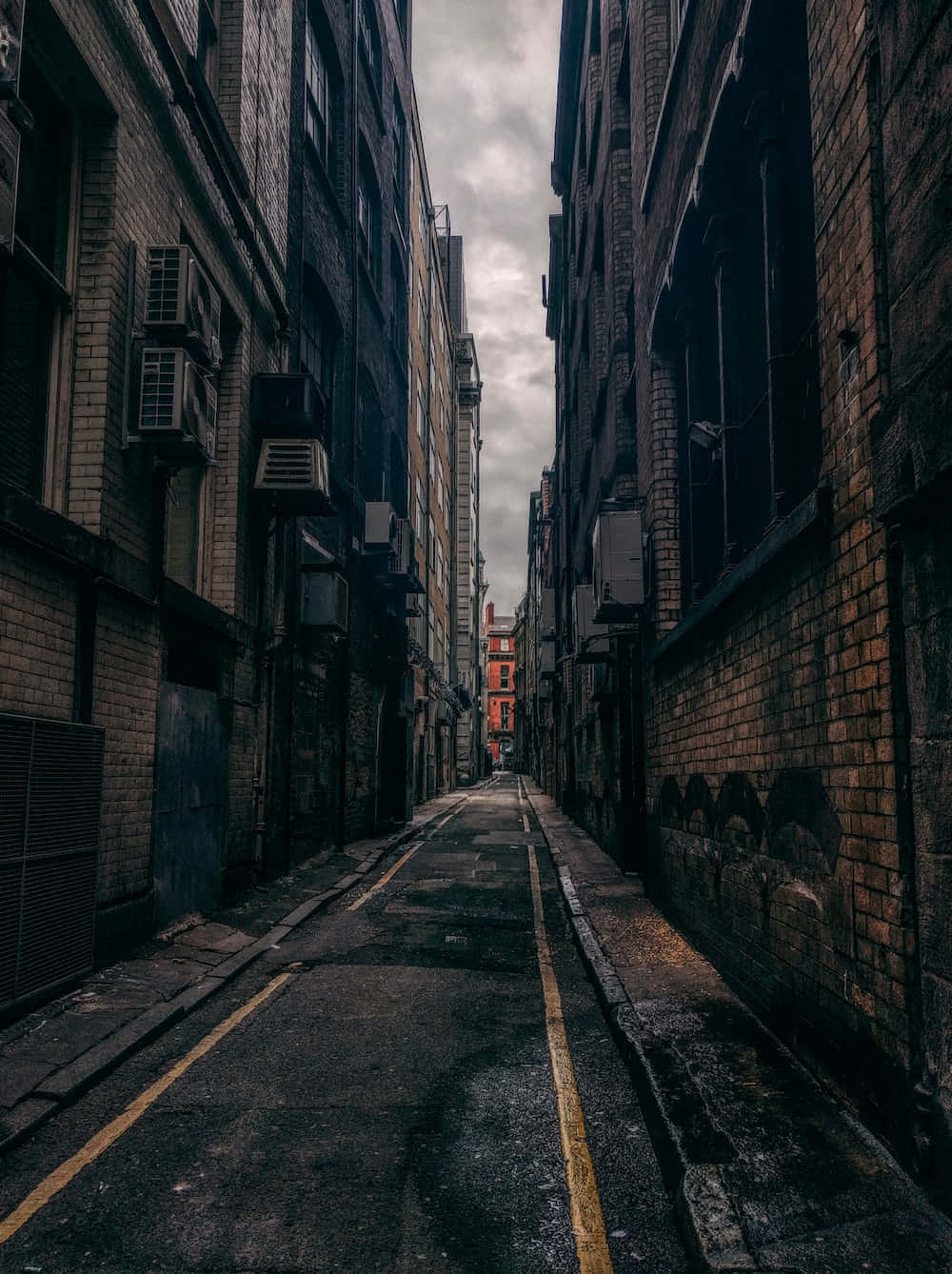 dark alleyway, urban alleyway, tall brick buildings, HD Phone Wallpaper