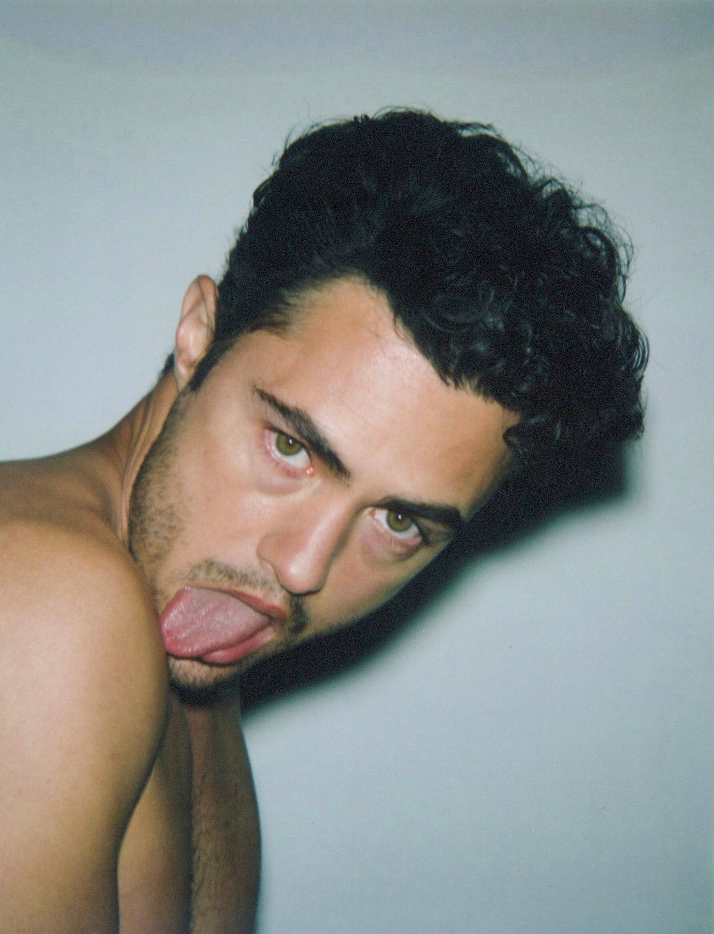 Darren barnet, shirtless, dark curly hair, 2K Phone Wallpaper