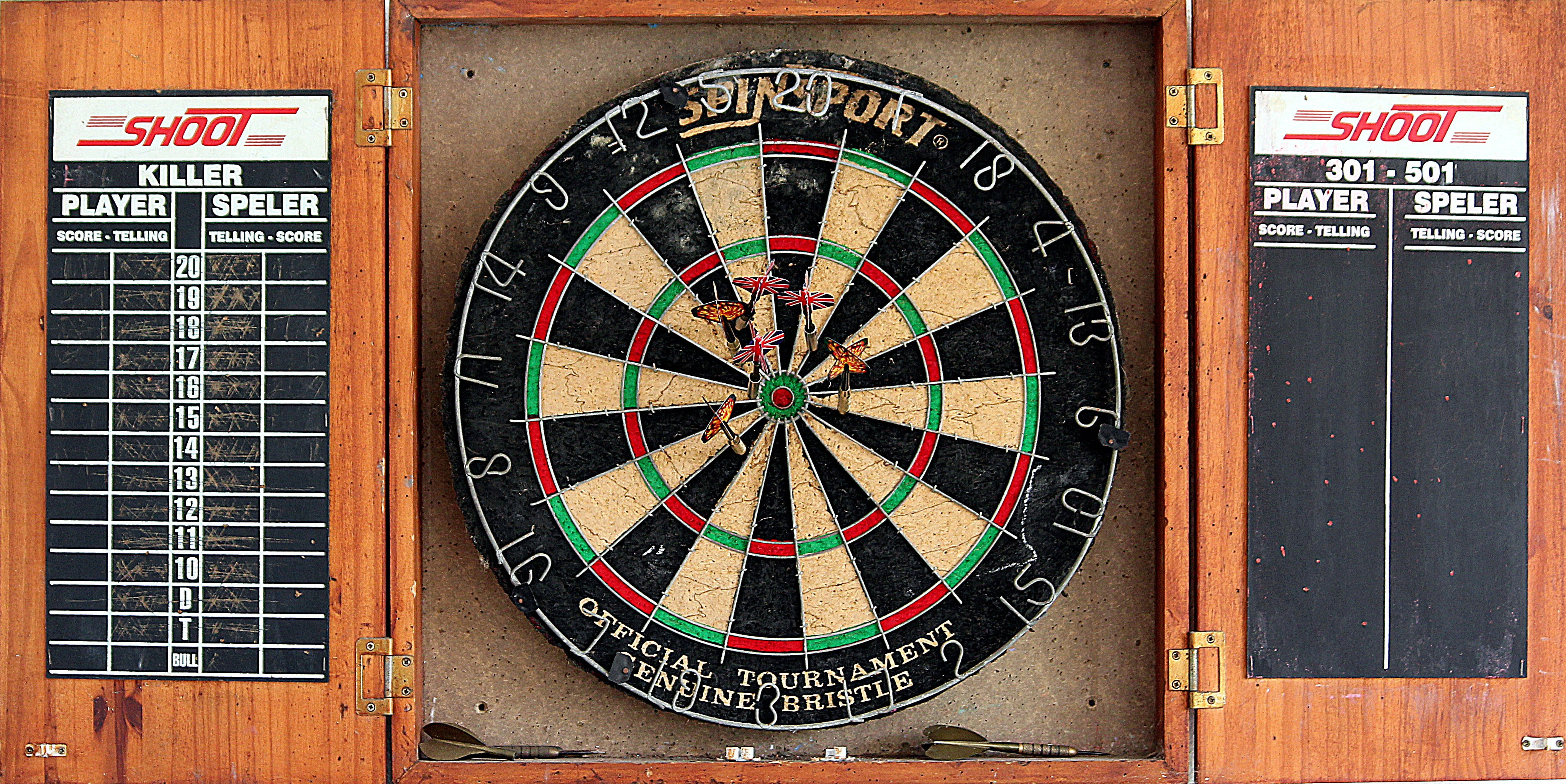 darts scoreboard, wooden dartboard cabinet, bullseye, 4K Desktop Wallpaper