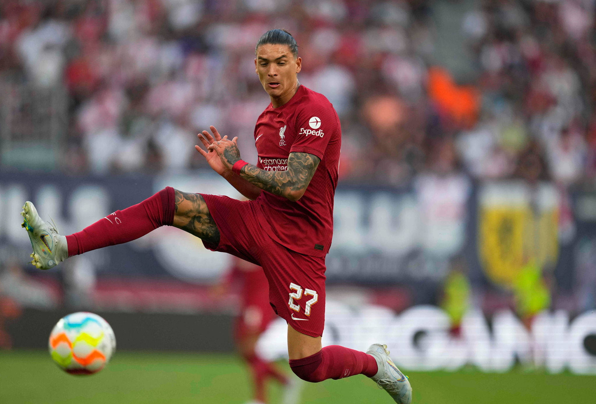 Darwin Núñez, red kit, colorful ball, Full HD Desktop Wallpaper