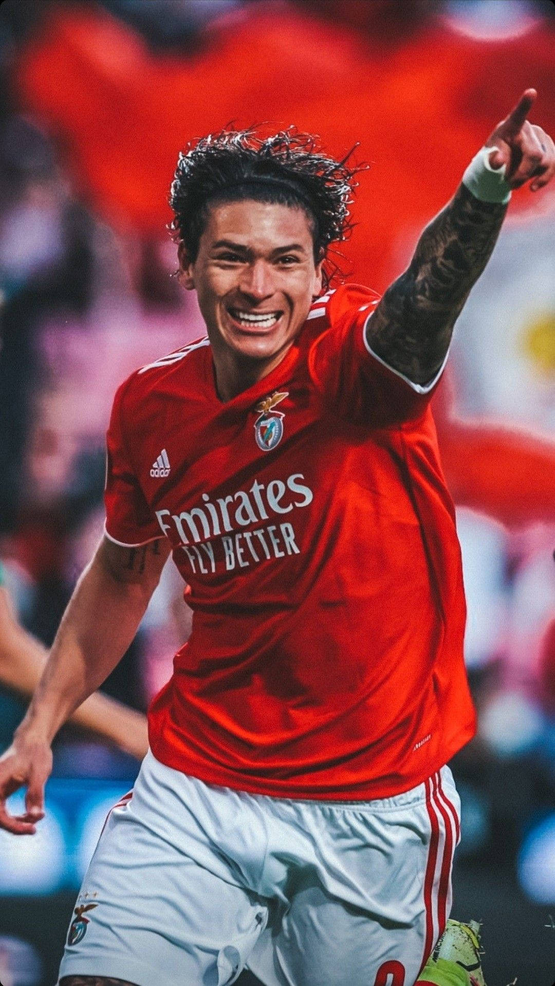 Darwin Núñez, red jersey, stadium crowd, HD Phone Wallpaper
