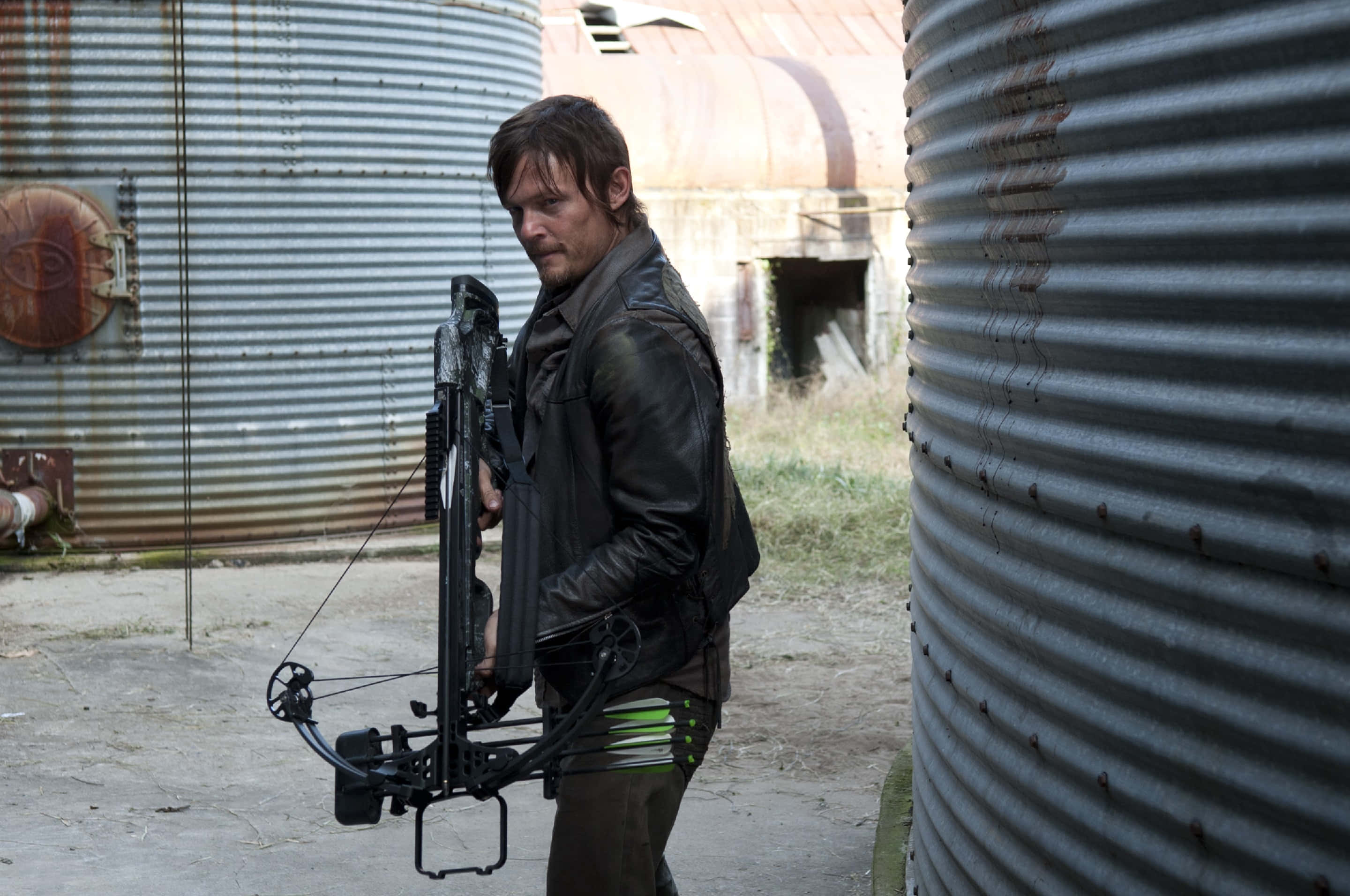 Daryl Dixon, crossbow, leather jacket, 2K Desktop Wallpaper