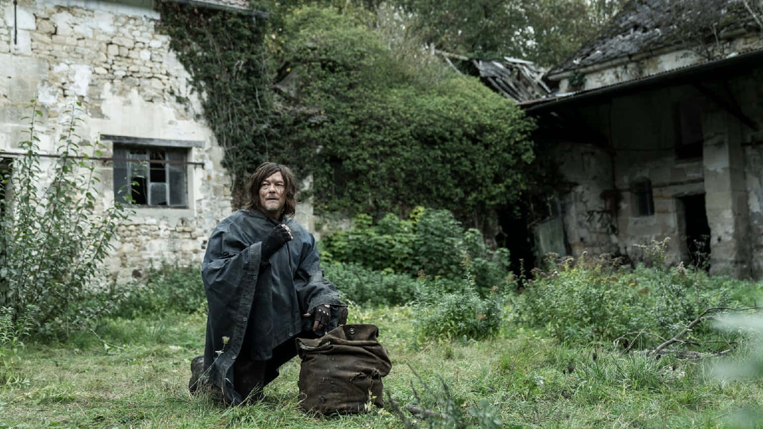 Daryl Dixon, kneeling, abandoned building, HD Desktop Wallpaper
